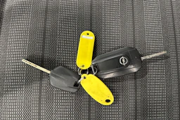 valkoinen Opel Combo 2019 kuva 25.