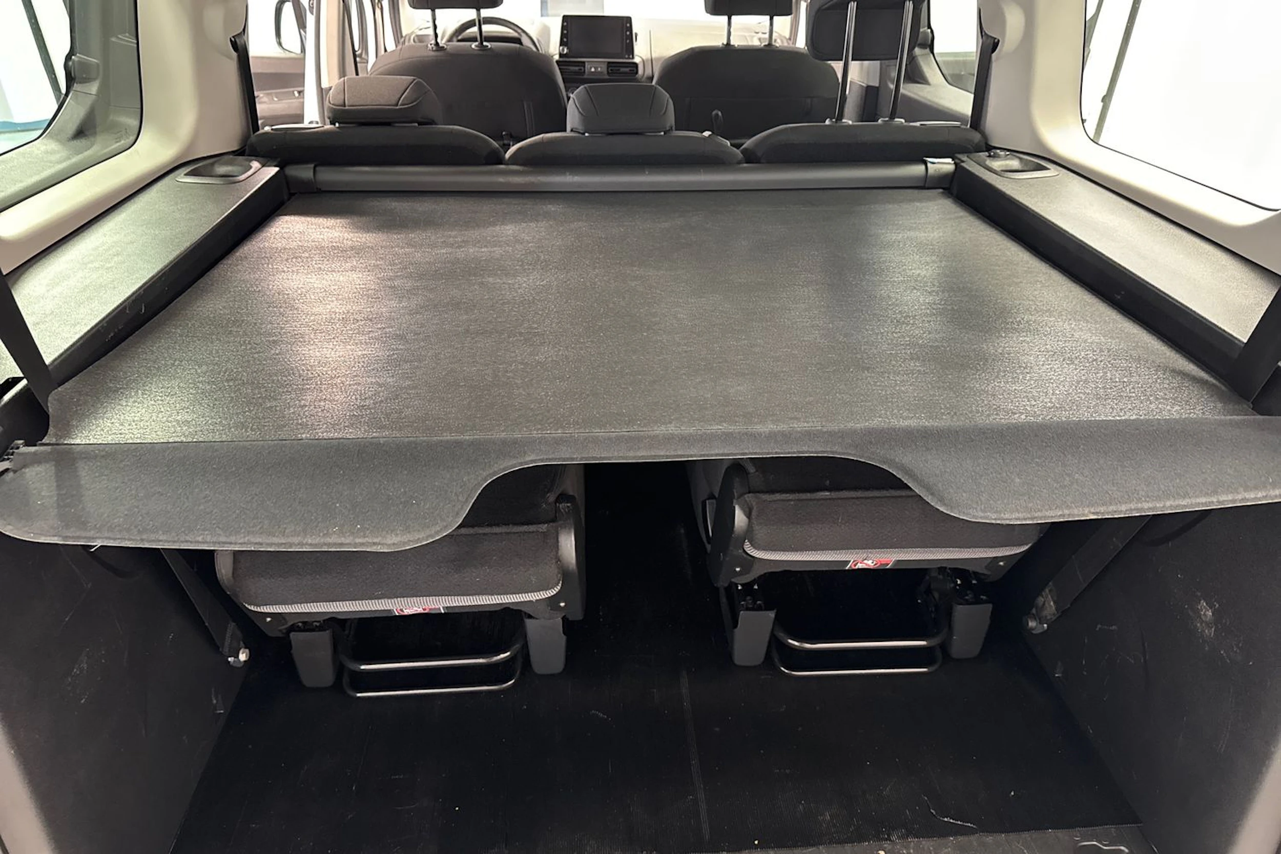 valkoinen Opel Combo 2019 kuva 27.