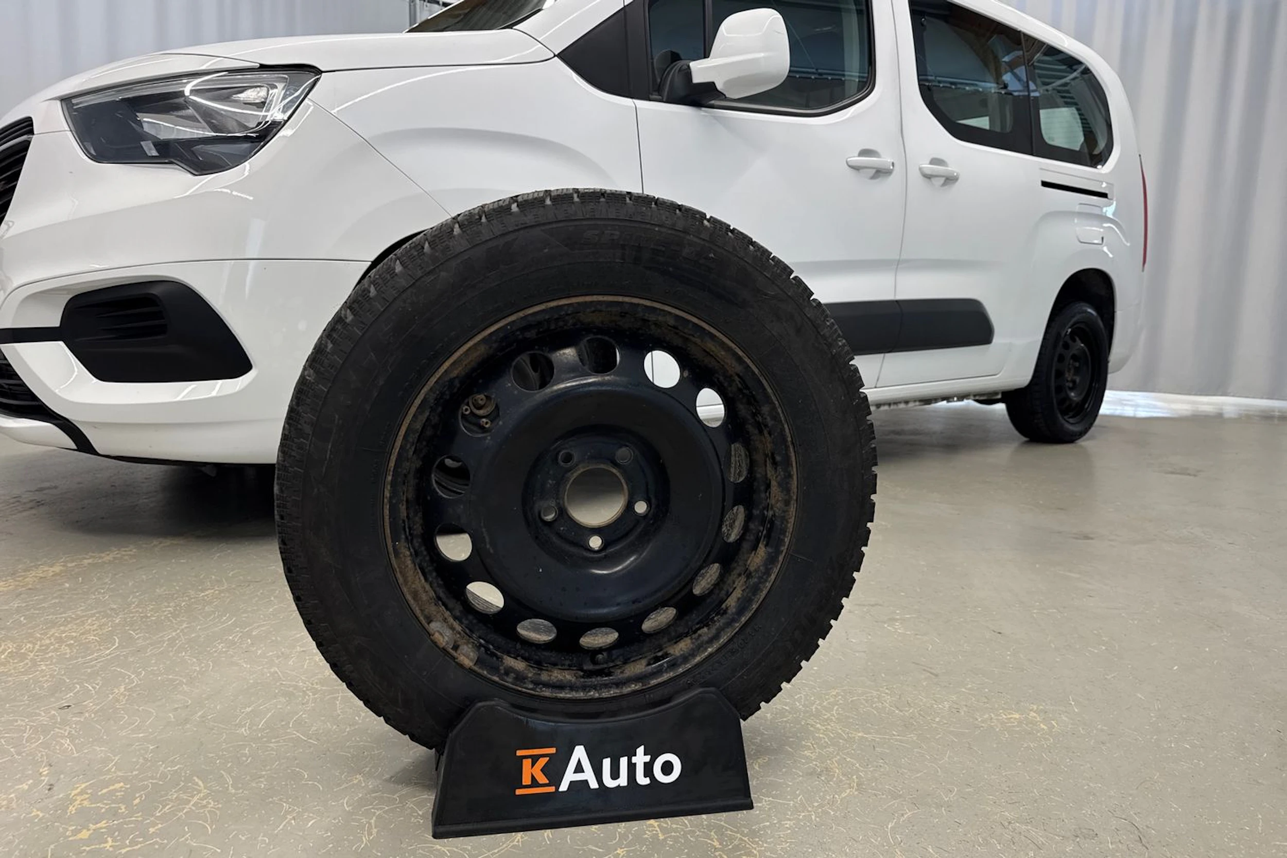 valkoinen Opel Combo 2019 kuva 29.