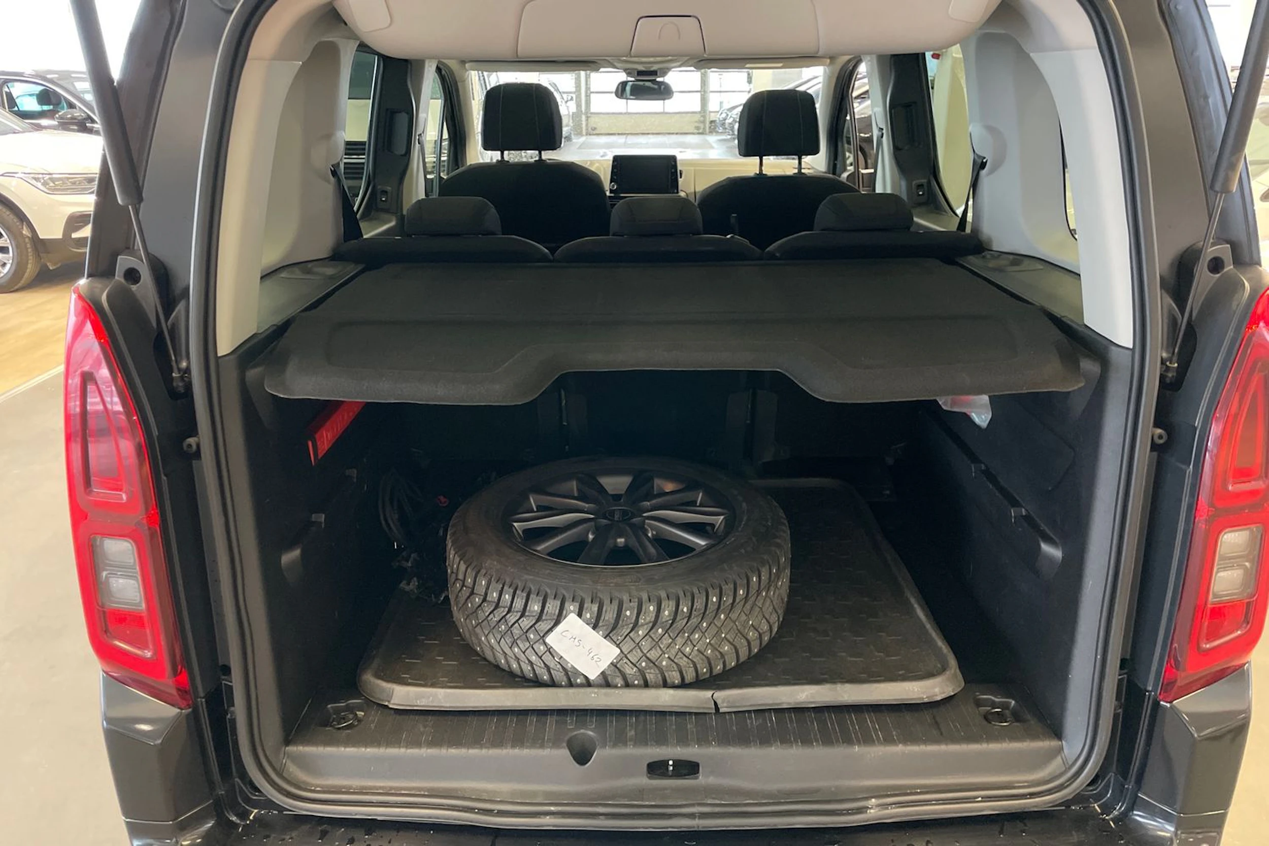 Musta Opel COMBO 2019 kuva 21.