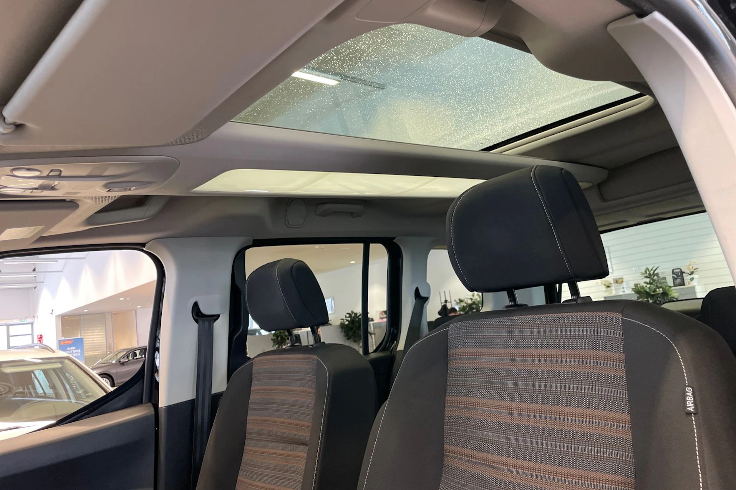 Musta Opel COMBO 2019 kuva 24.