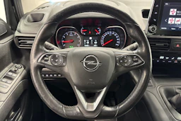 musta Opel Combo 2019 kuva 13.