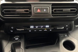 musta Opel Combo 2019 kuva 20.