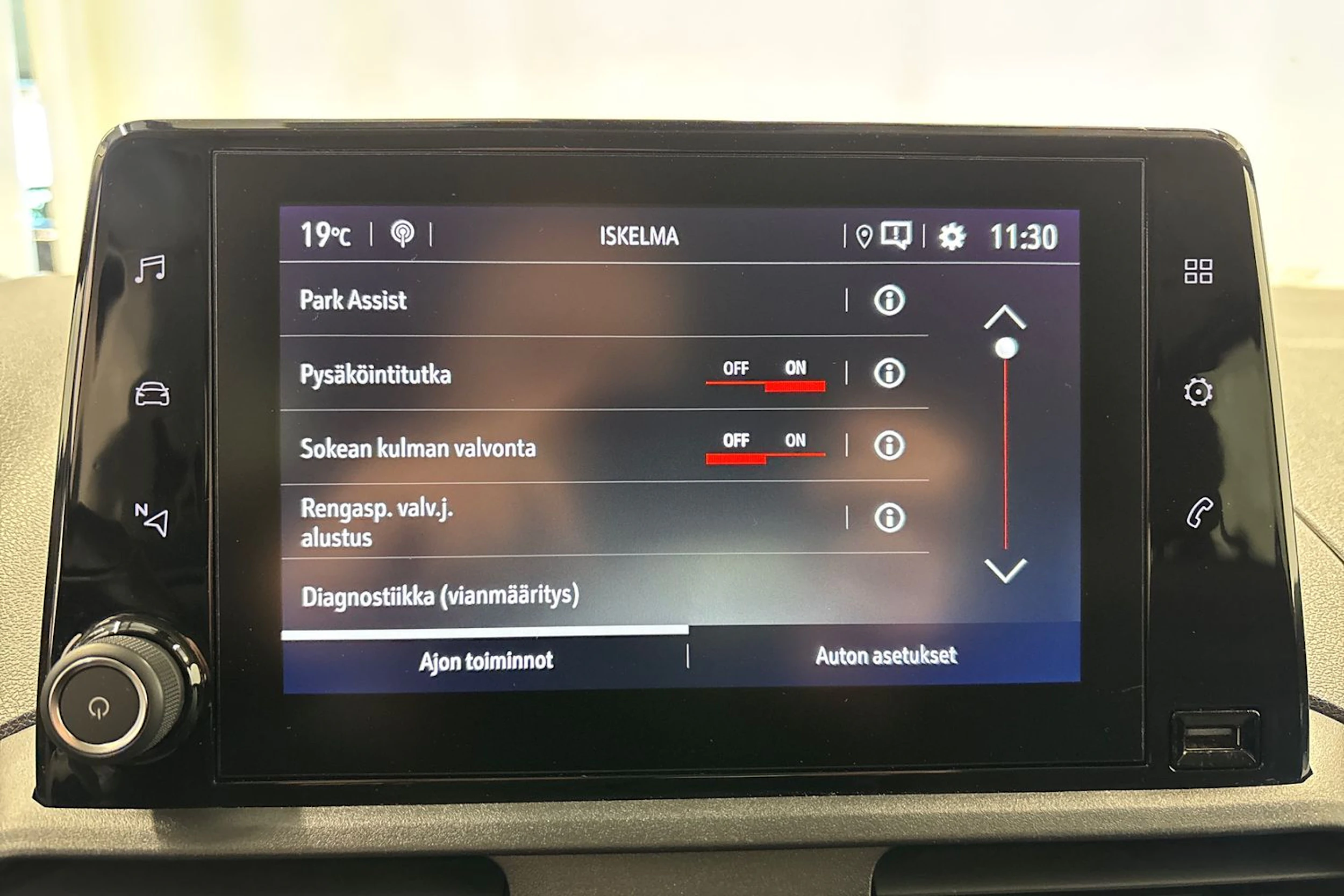 musta Opel Combo 2019 kuva 24.