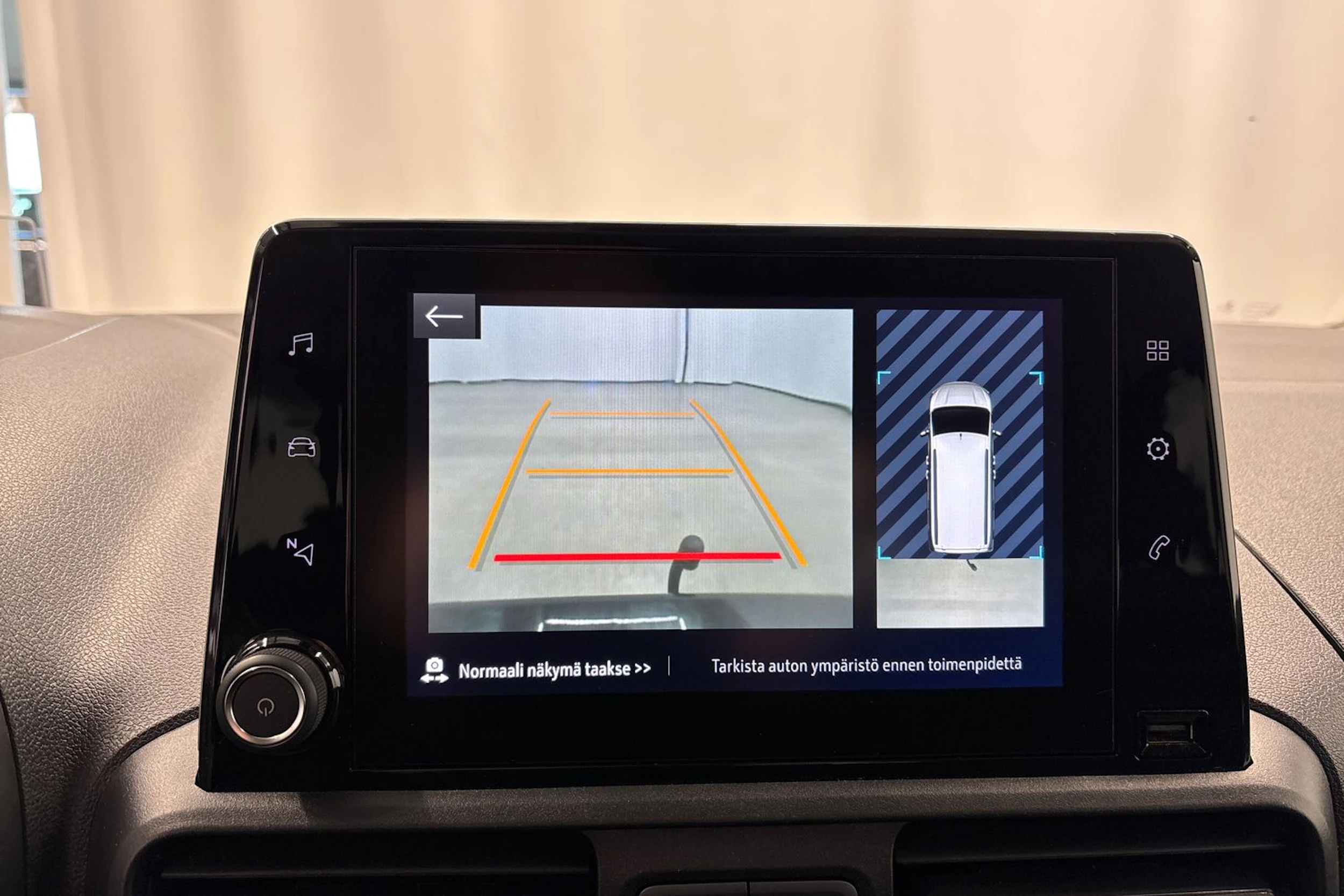 musta Opel Combo 2019 kuva 28.