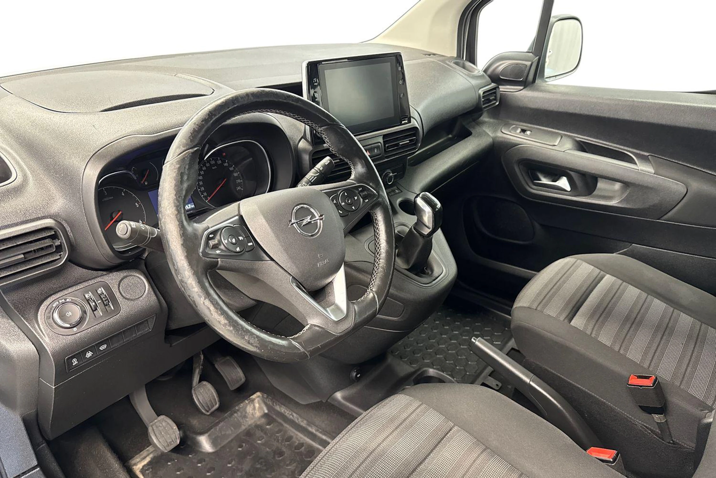 valkoinen Opel Combo 2019 kuva 8.