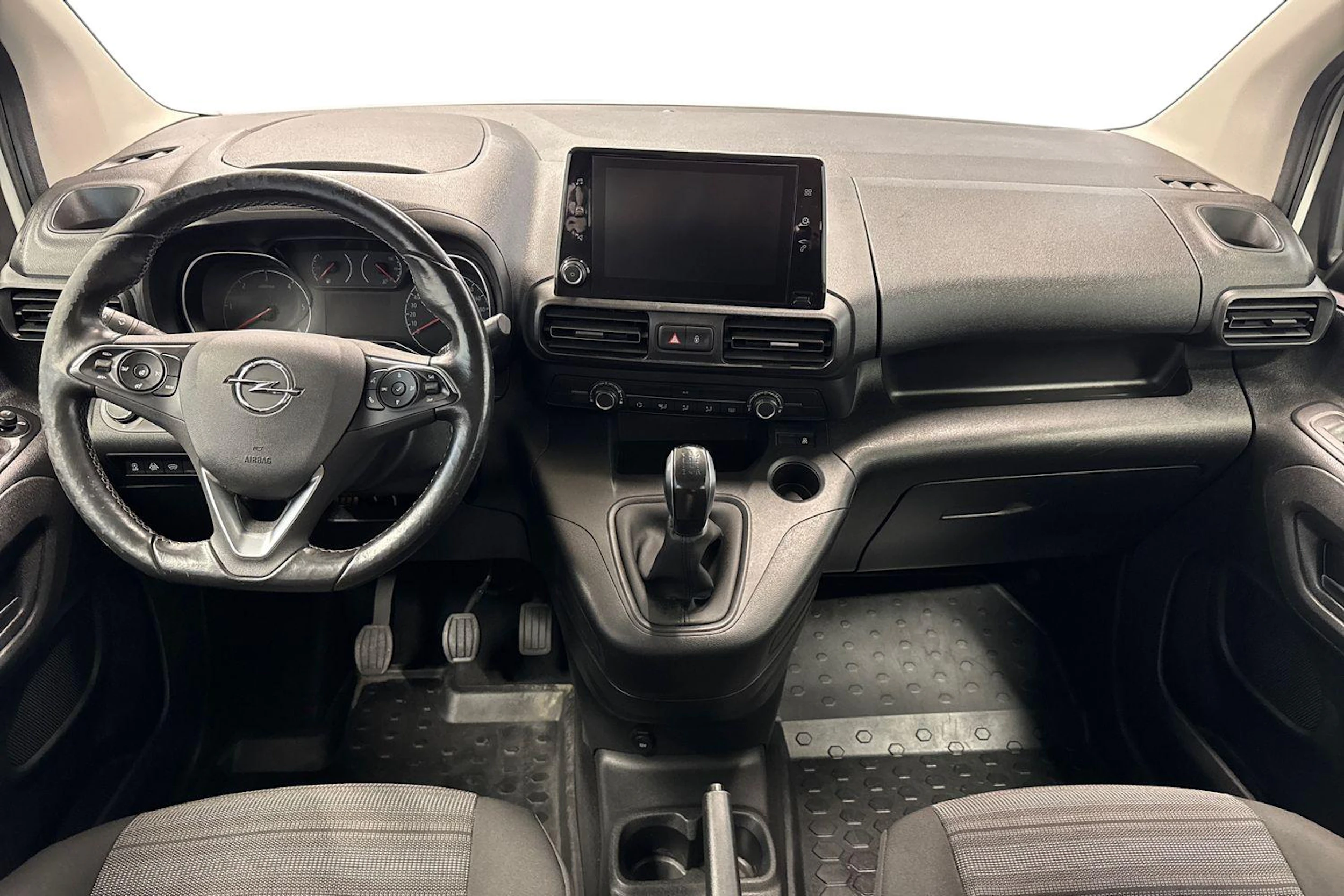 valkoinen Opel Combo 2019 kuva 9.
