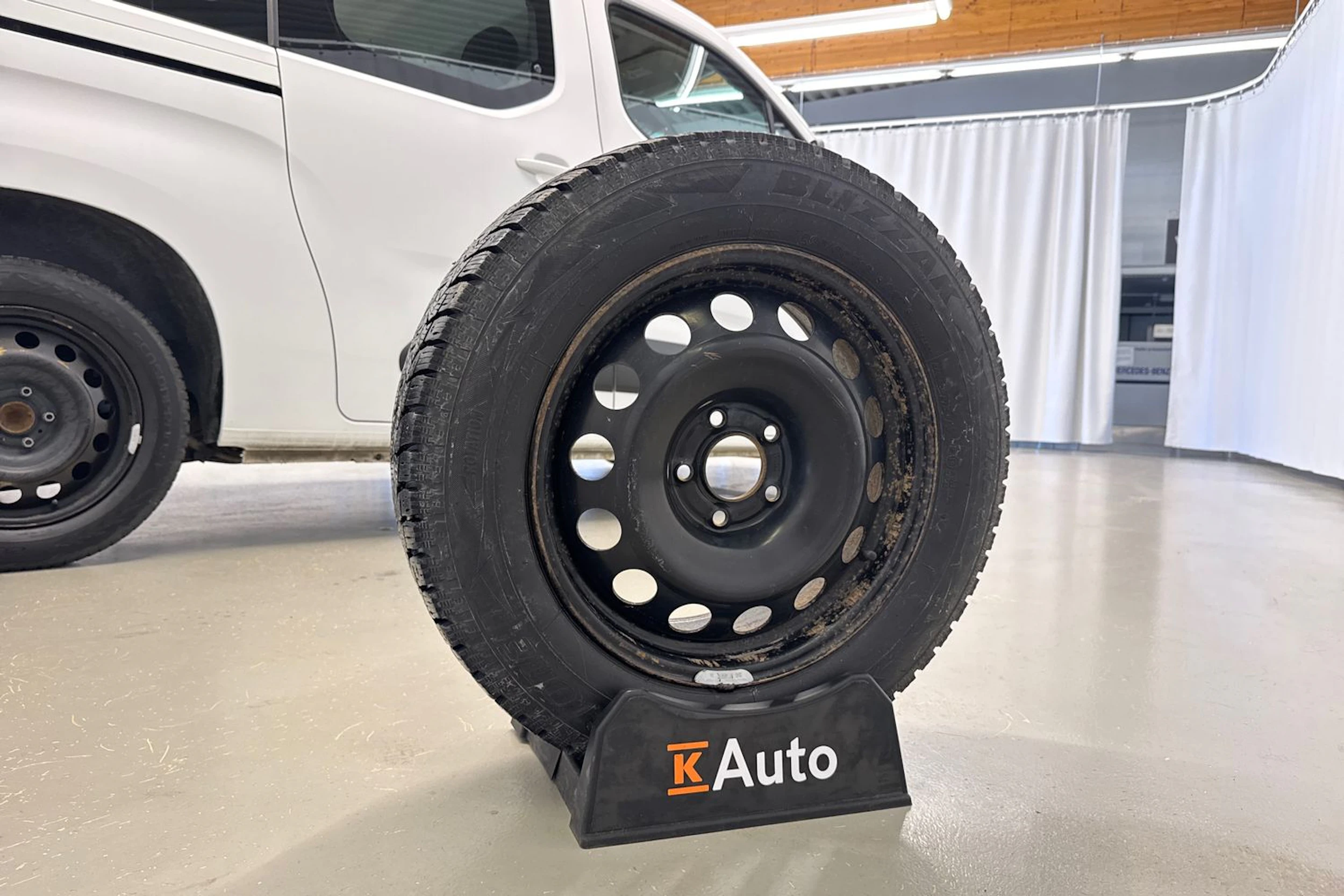 valkoinen Opel Combo 2019 kuva 15.