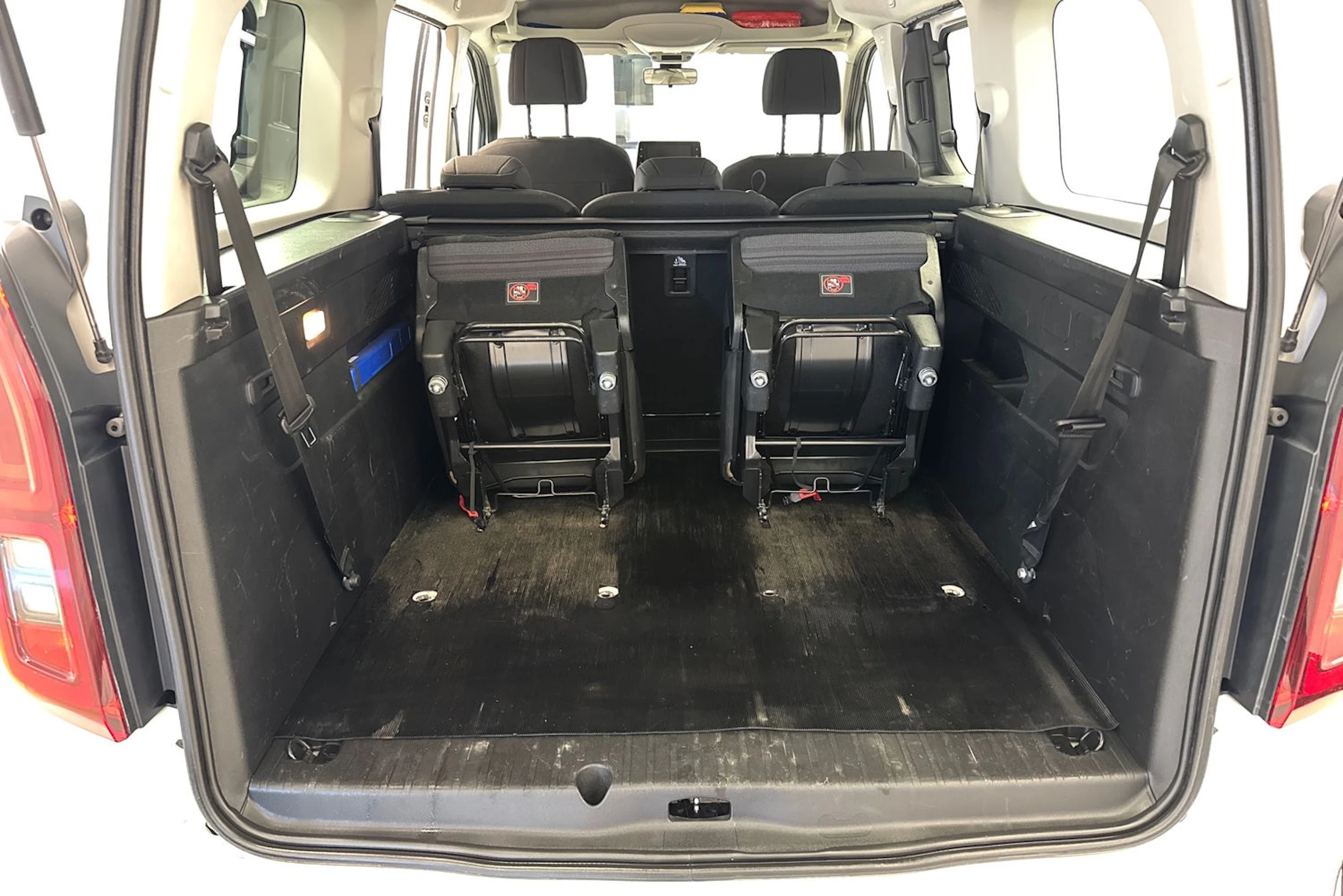 valkoinen Opel Combo 2019 kuva 16.
