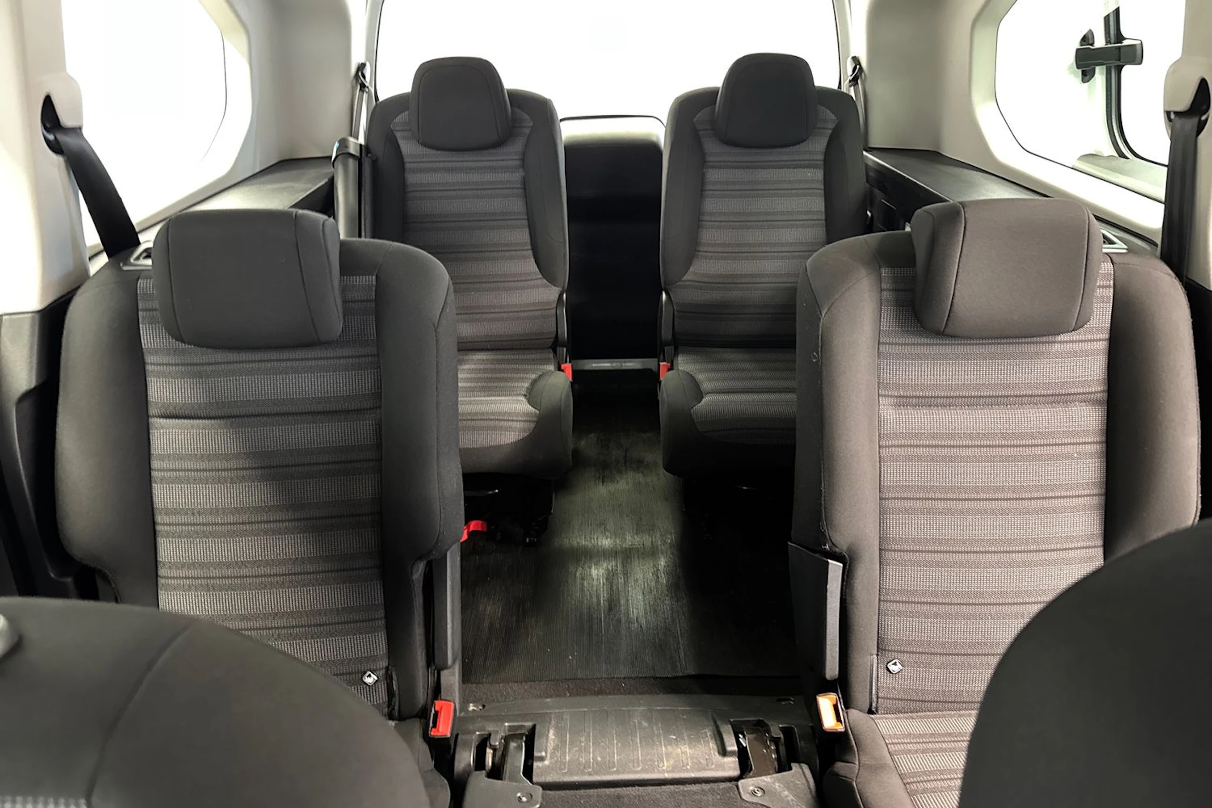 valkoinen Opel Combo 2019 kuva 18.