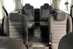 valkoinen Opel Combo 2019 kuva 18.