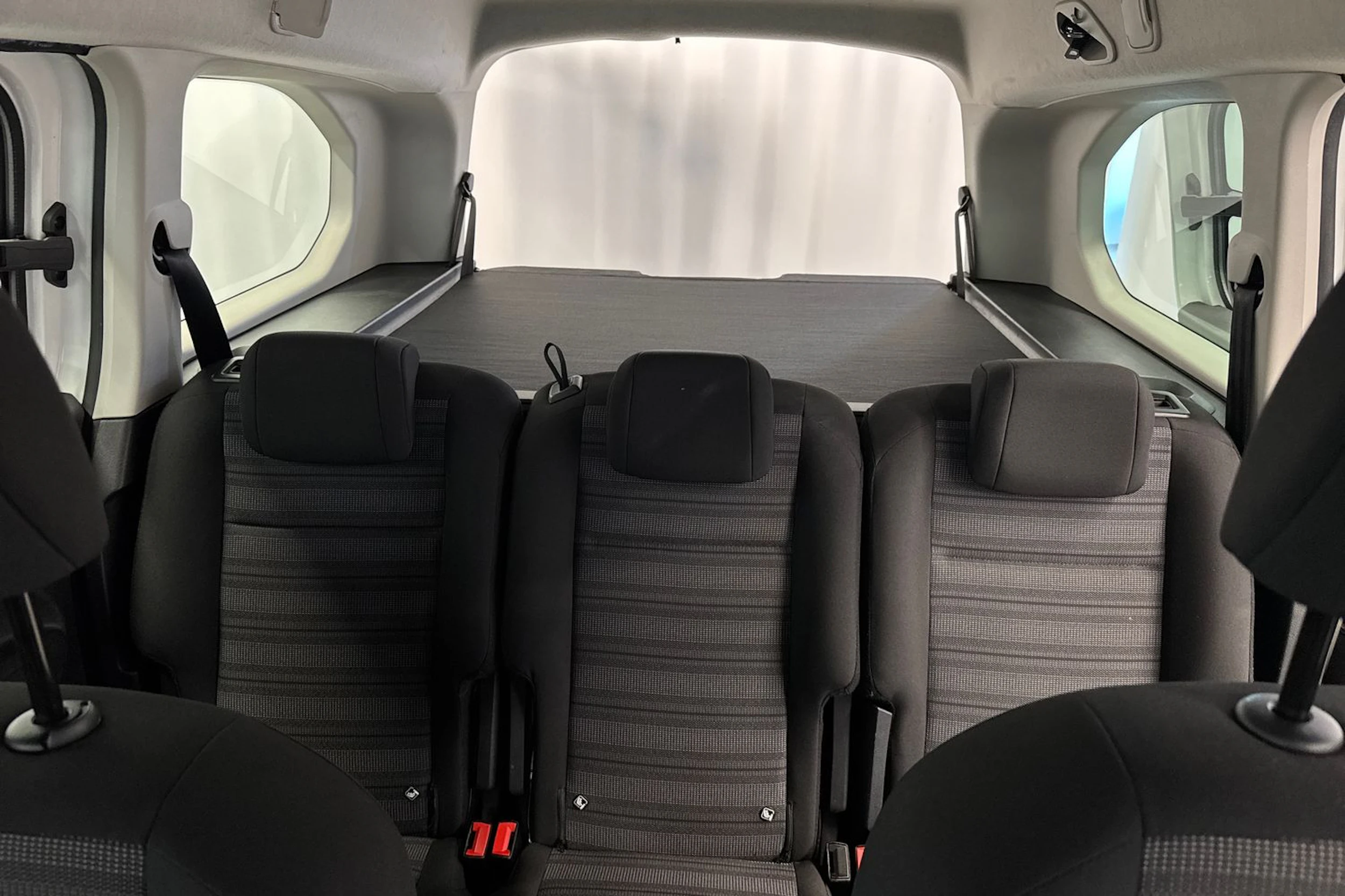 valkoinen Opel Combo 2019 kuva 19.