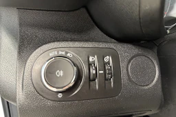 valkoinen Opel Combo 2019 kuva 21.