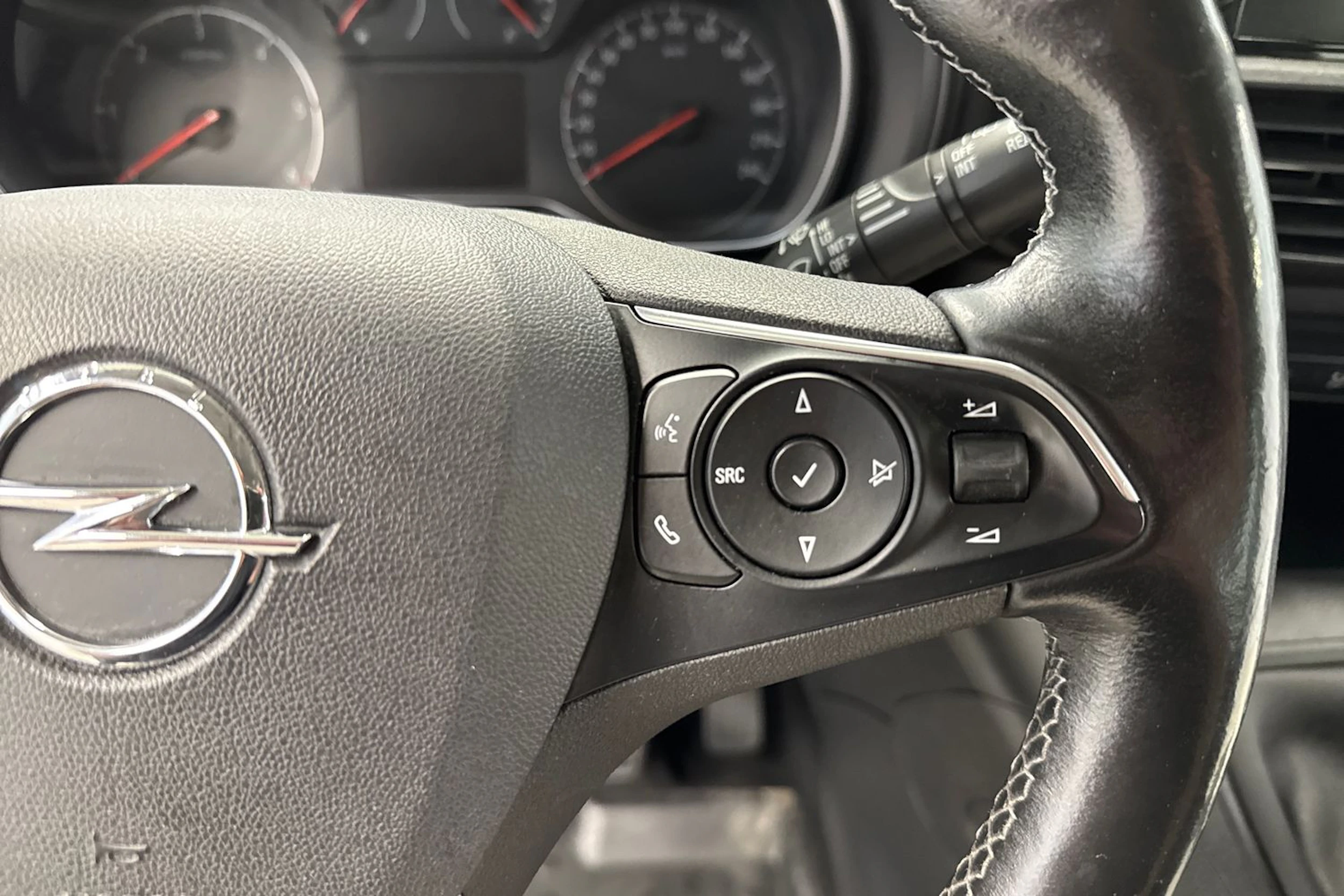 valkoinen Opel Combo 2019 kuva 24.