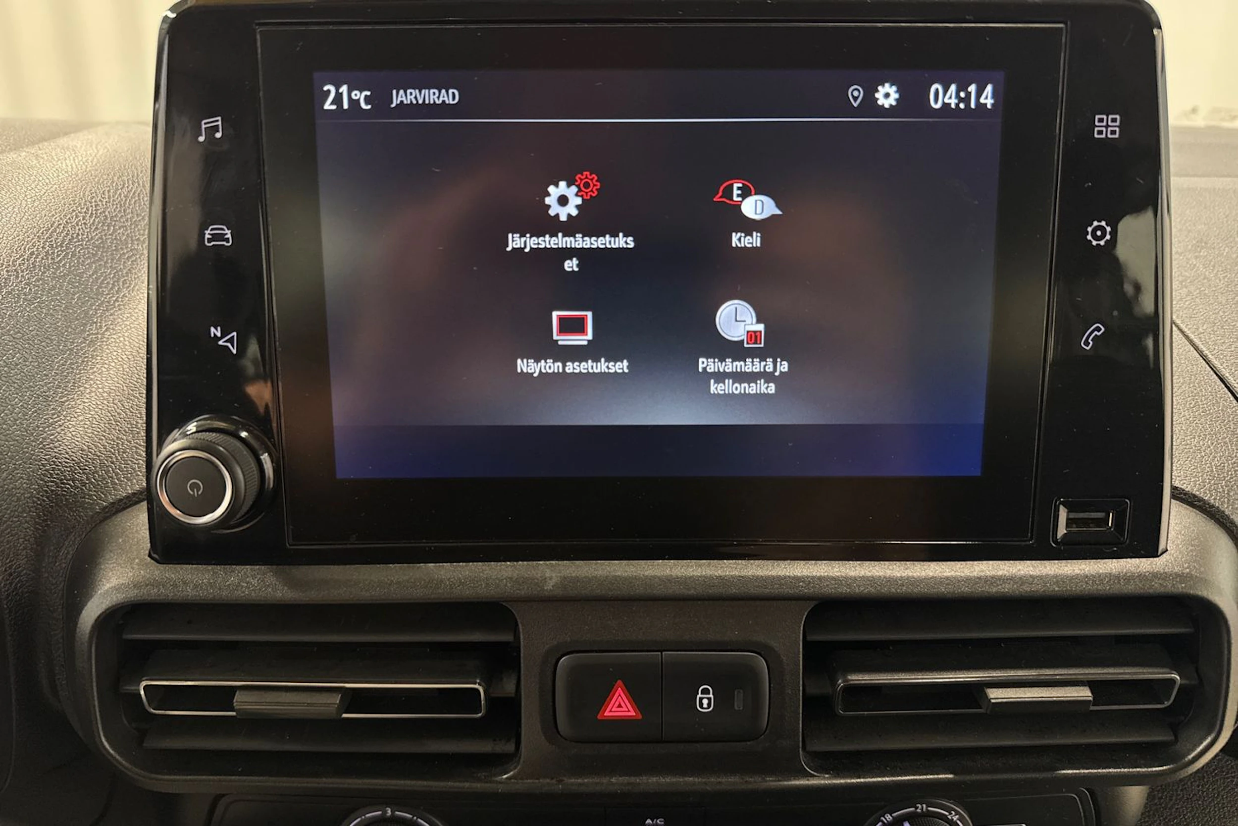 valkoinen Opel Combo 2019 kuva 28.