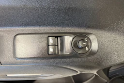 valkoinen Opel Combo 2019 kuva 30.