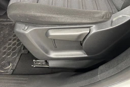 valkoinen Opel Combo 2019 kuva 31.