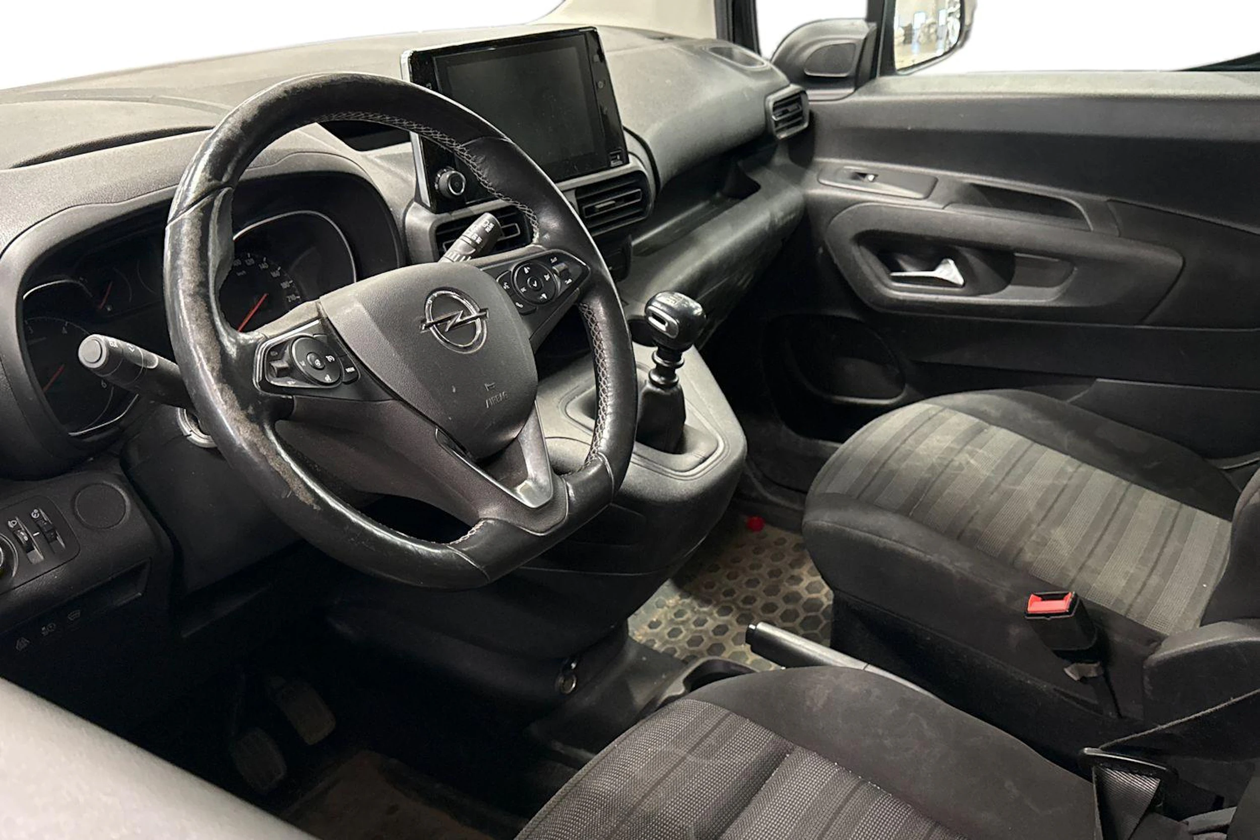 musta Opel Combo 2019 kuva 3.