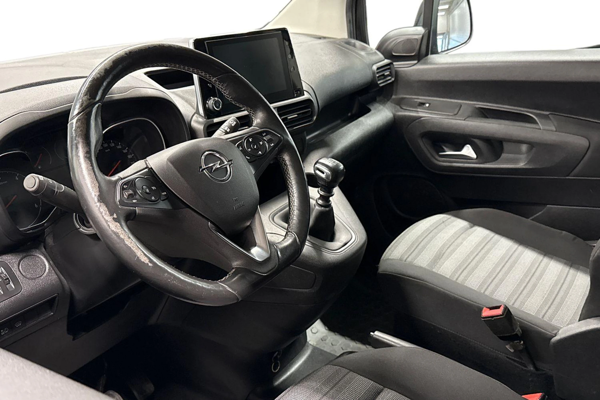 musta Opel Combo 2019 kuva 8.