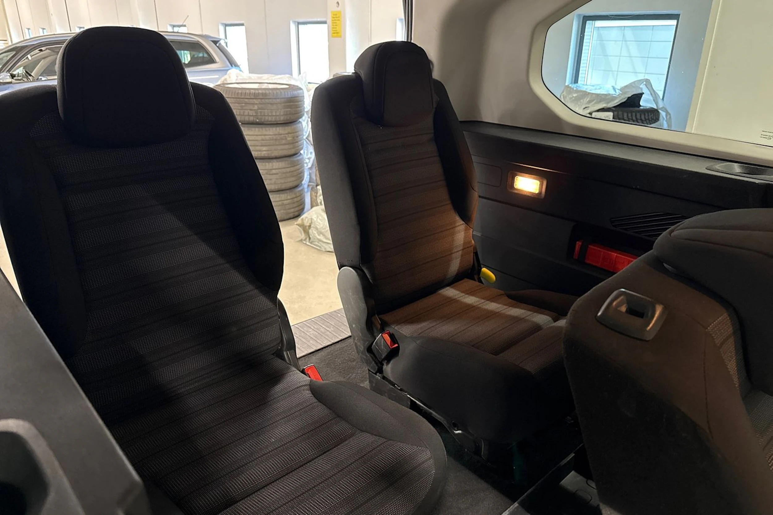 musta Opel Combo 2019 kuva 15.