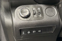 musta Opel Combo 2019 kuva 22.