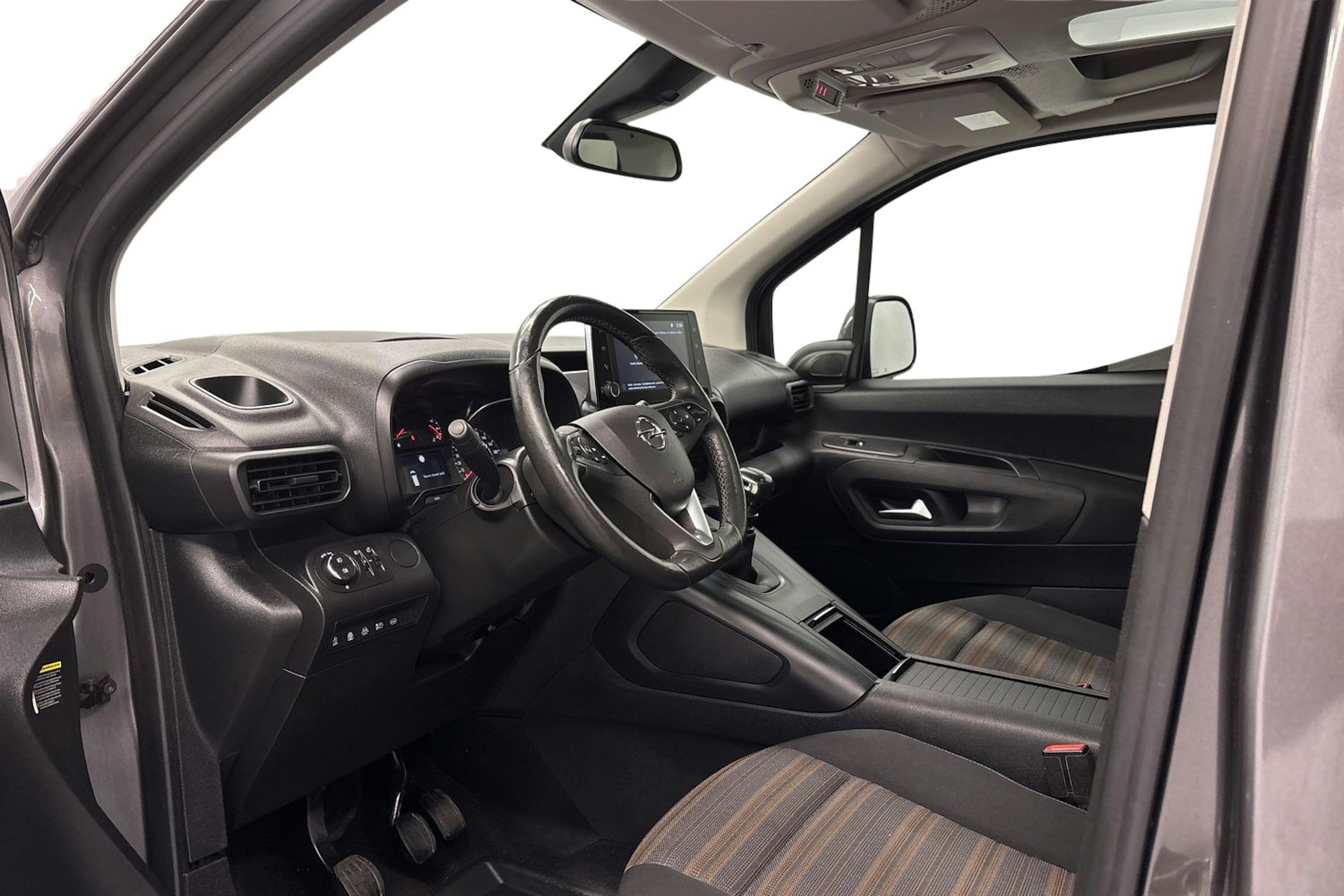 harmaa Opel Combo 2019 kuva 7.
