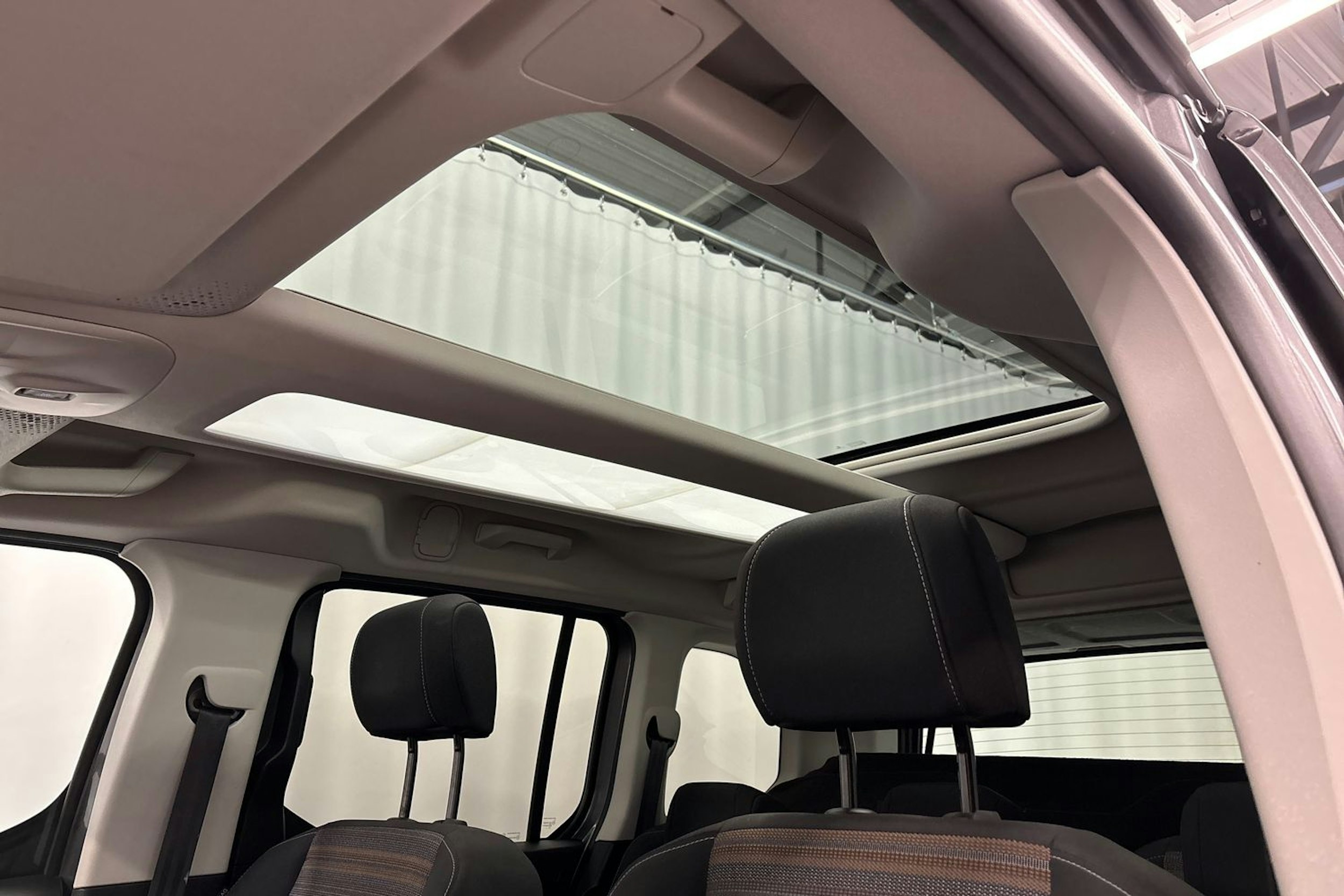 harmaa Opel Combo 2019 kuva 24.