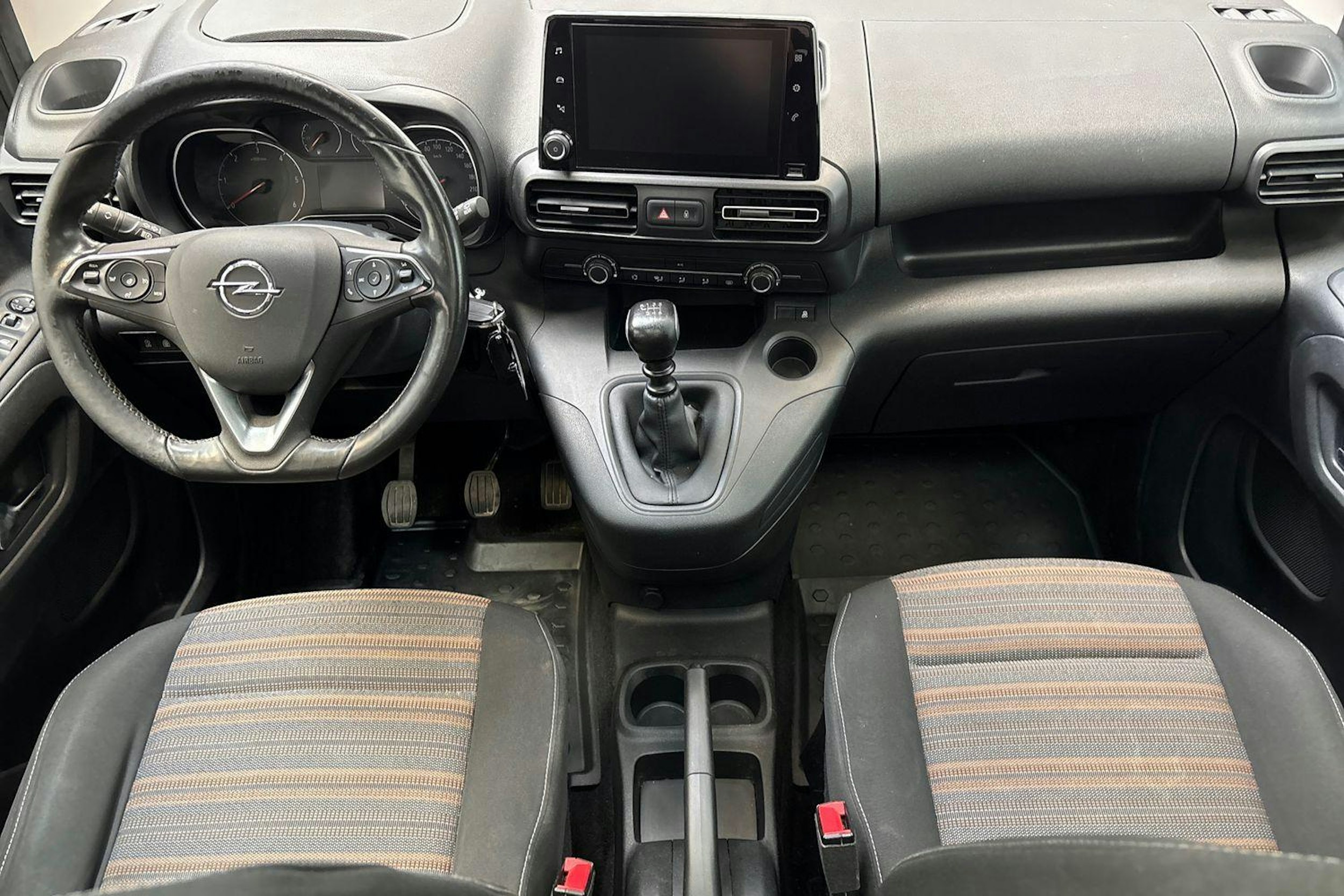 harmaa Opel Combo 2019 kuva 9.