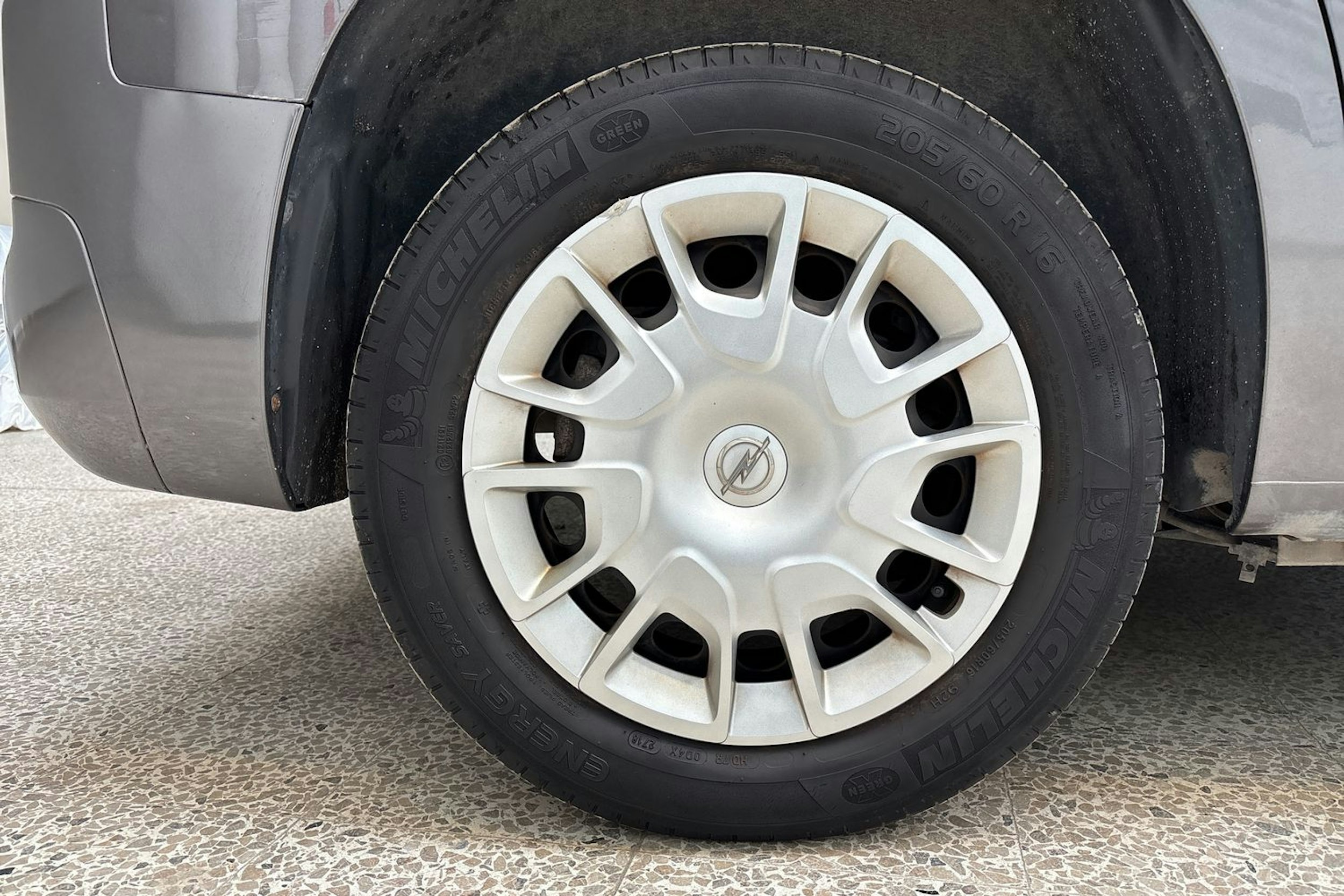 harmaa Opel Combo 2019 kuva 11.