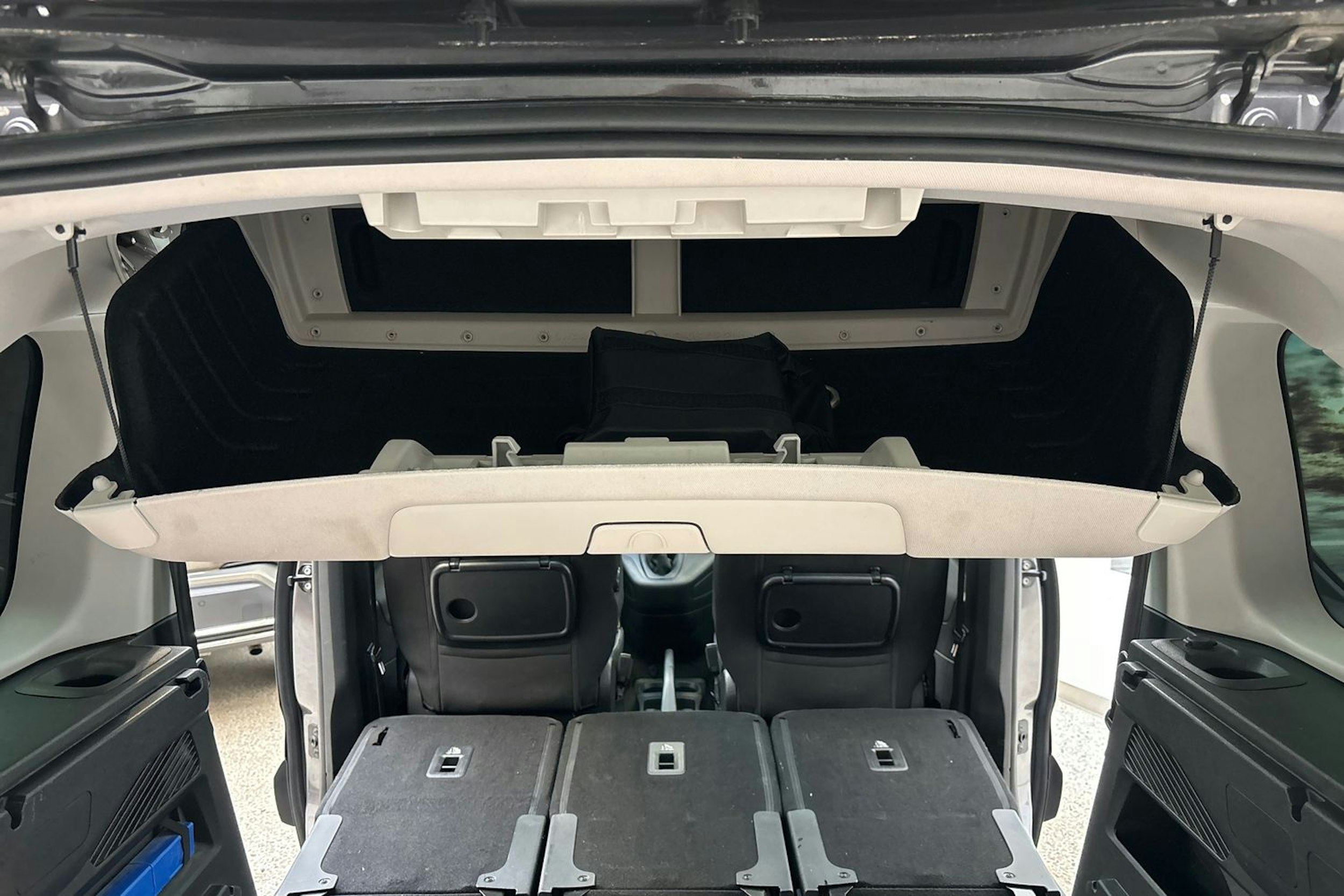 harmaa Opel Combo 2019 kuva 17.