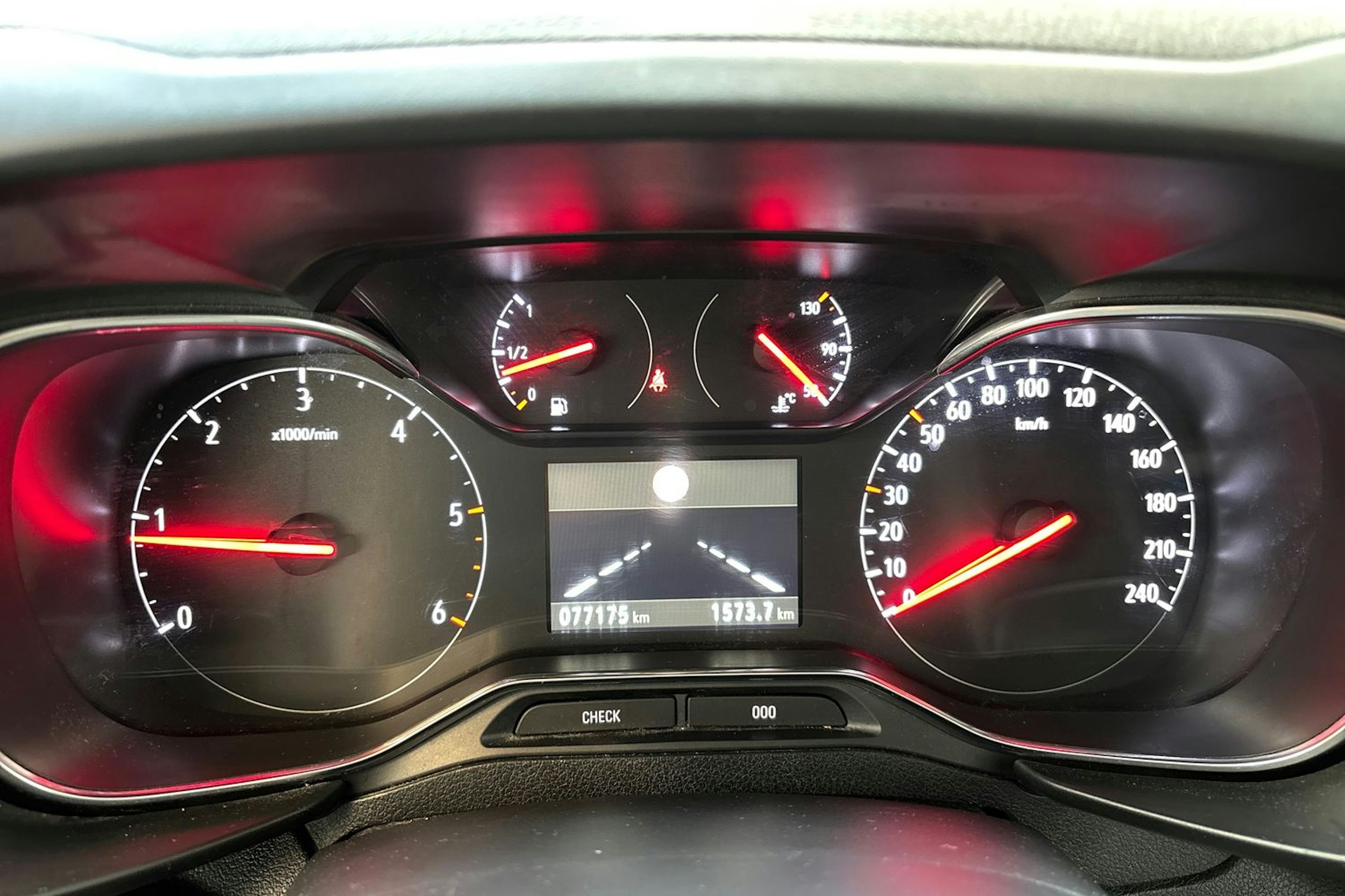 harmaa Opel Combo 2019 kuva 23.