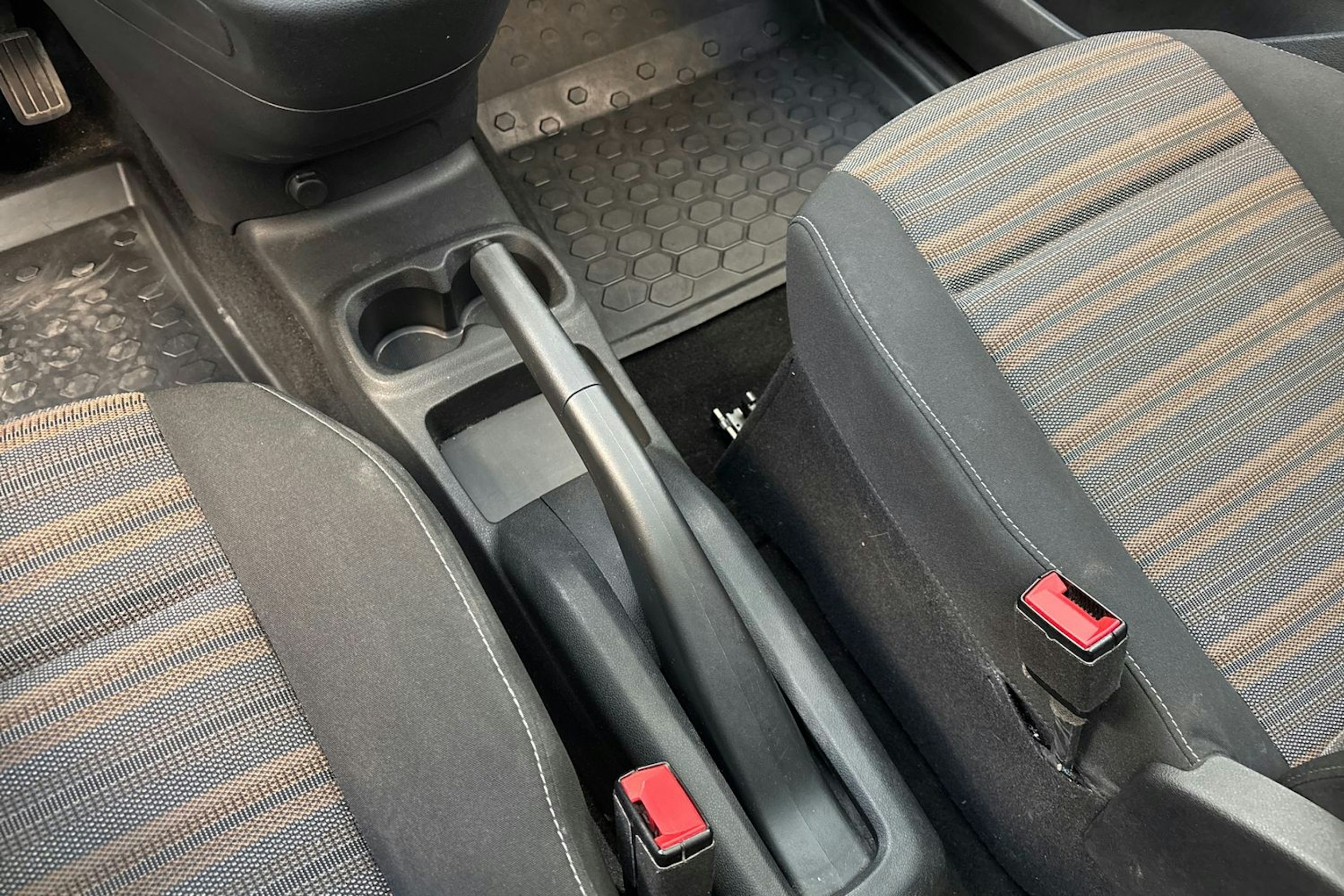harmaa Opel Combo 2019 kuva 27.