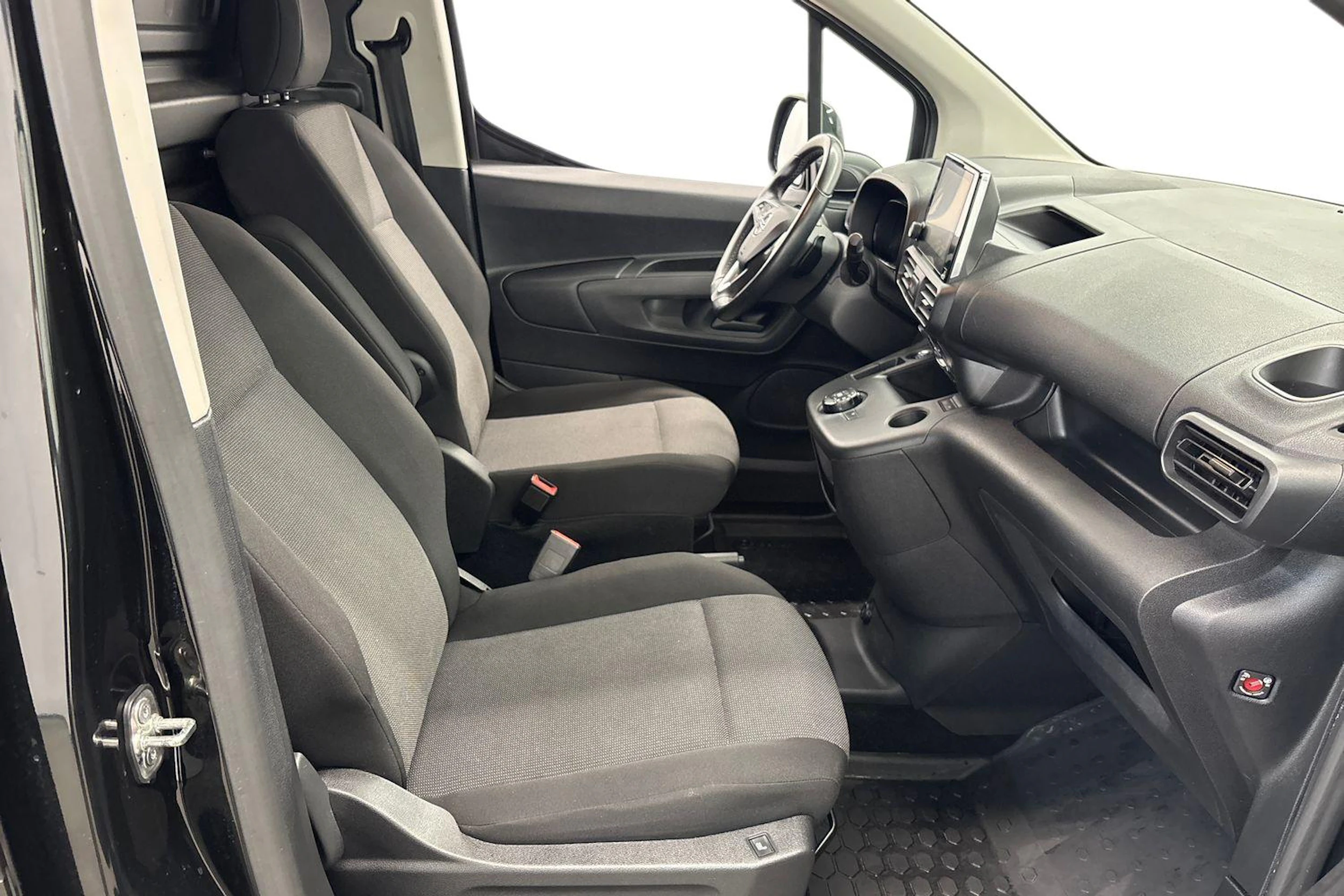 musta Opel Combo 2020 kuva 11.