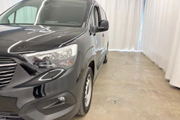 musta Opel Combo 2020 kuva 13.