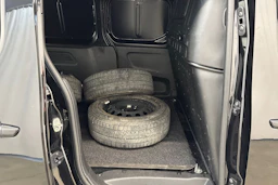musta Opel Combo 2020 kuva 16.
