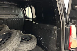 musta Opel Combo 2020 kuva 19.