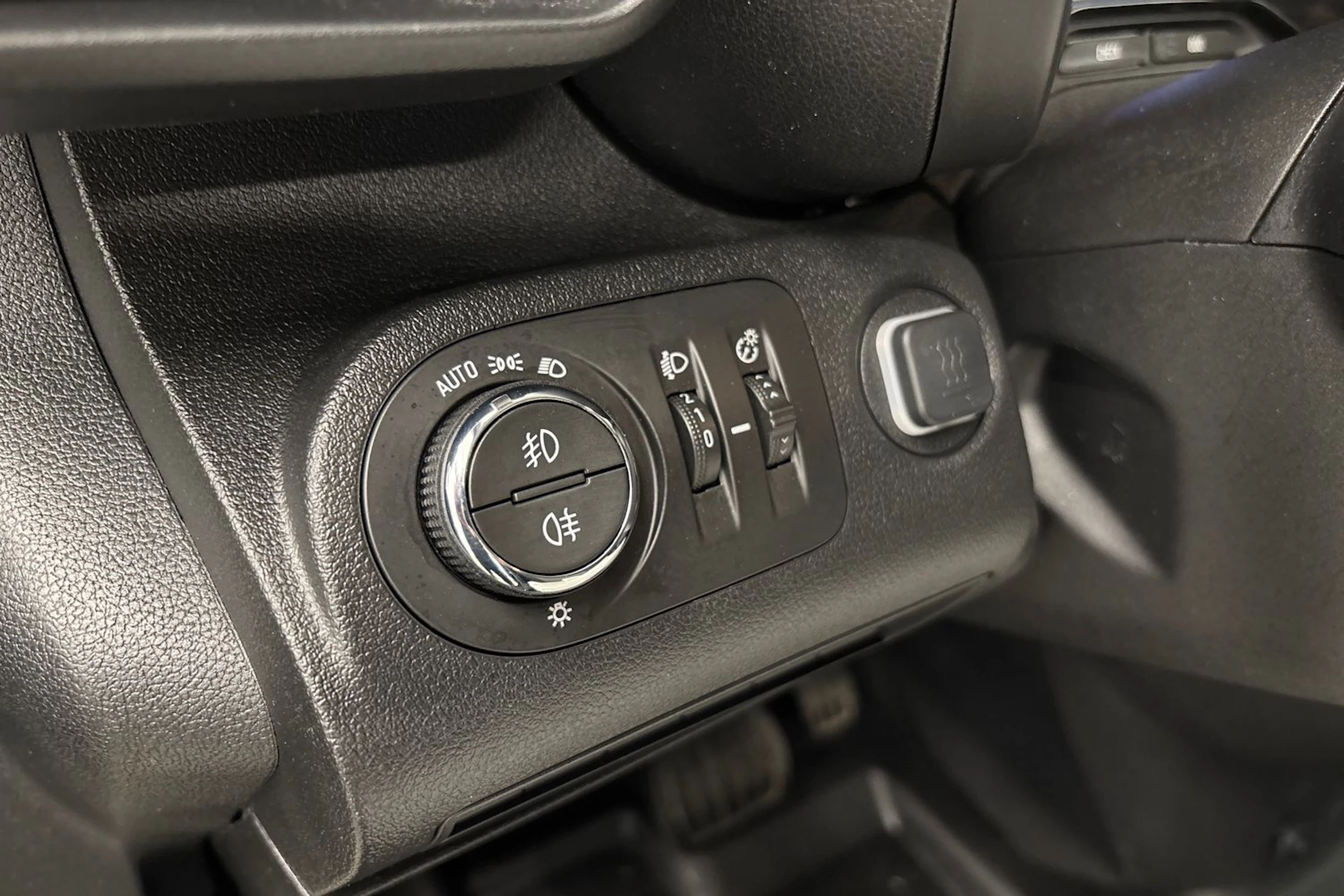 musta Opel Combo 2020 kuva 21.