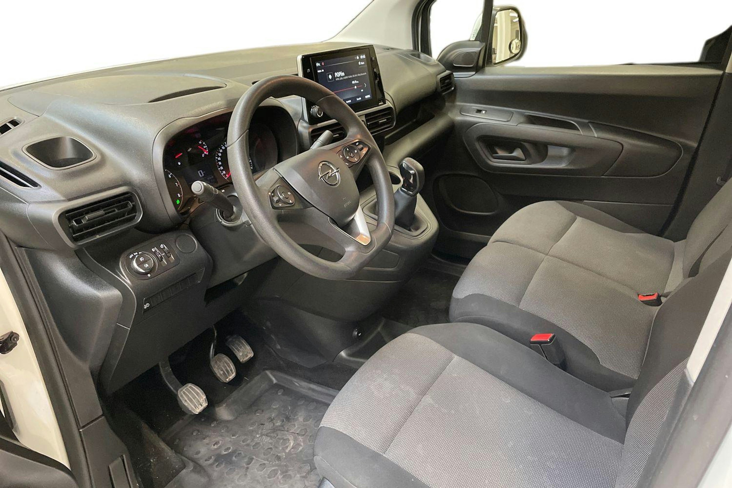 valkoinen Opel Combo 2021 kuva 7.