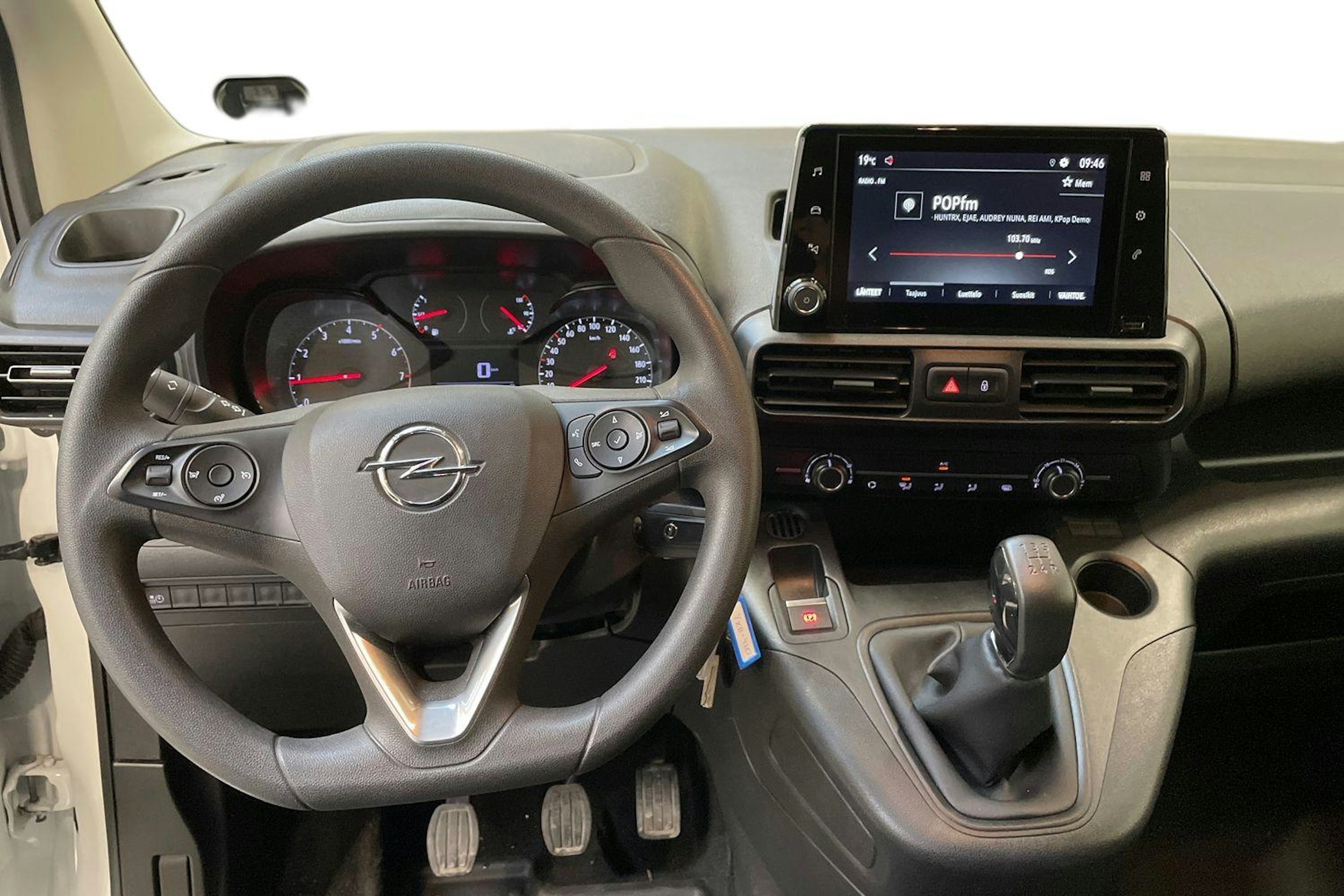 valkoinen Opel Combo 2021 kuva 9.