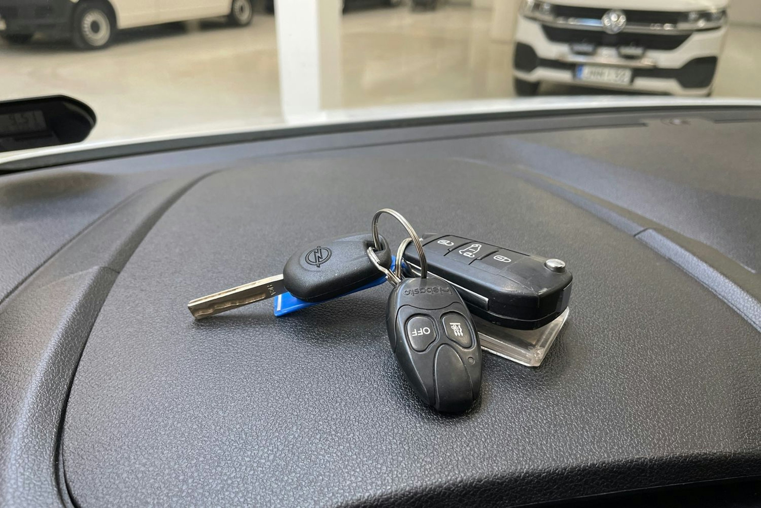 valkoinen Opel Combo 2021 kuva 17.