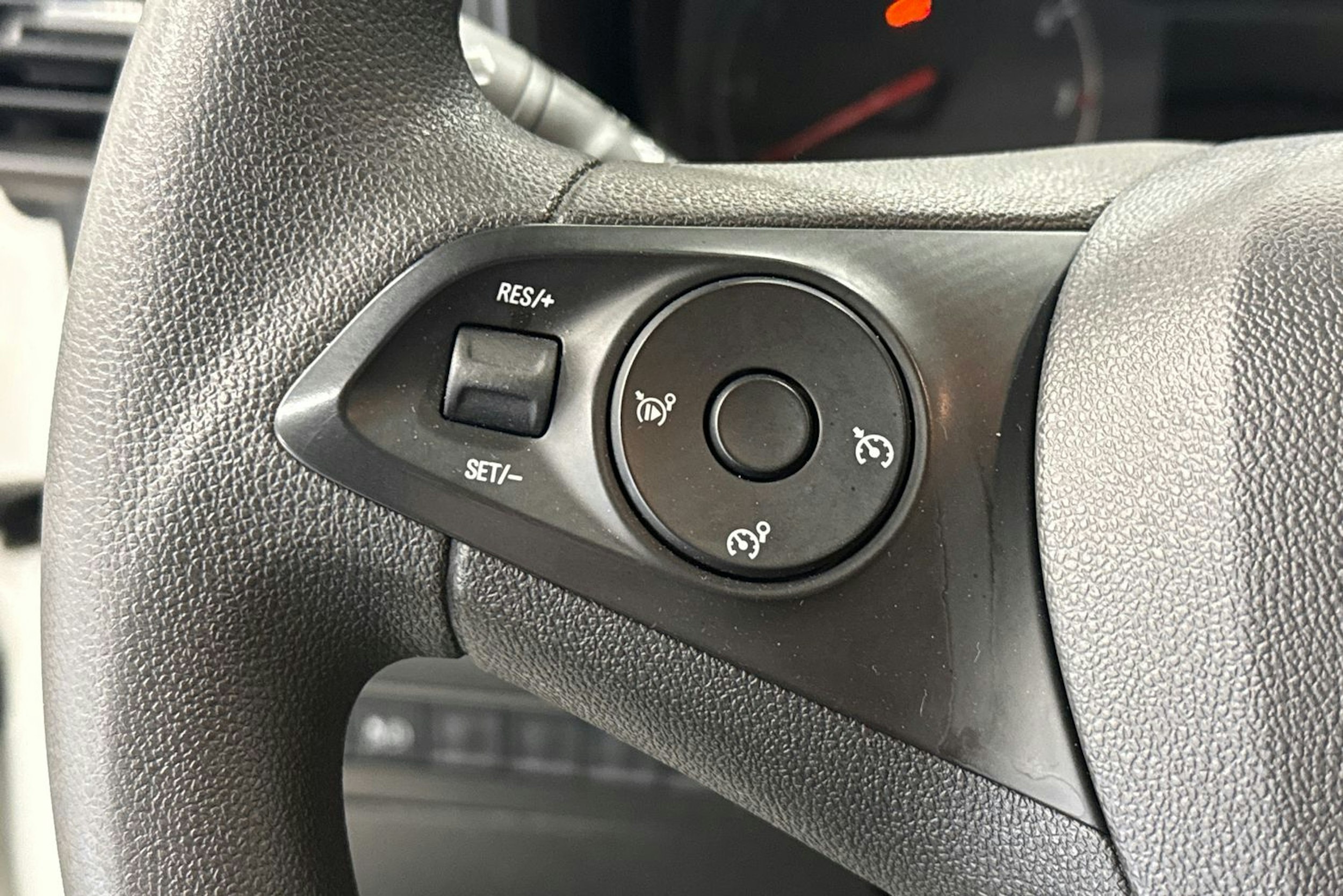 valkoinen Opel Combo 2022 kuva 17.