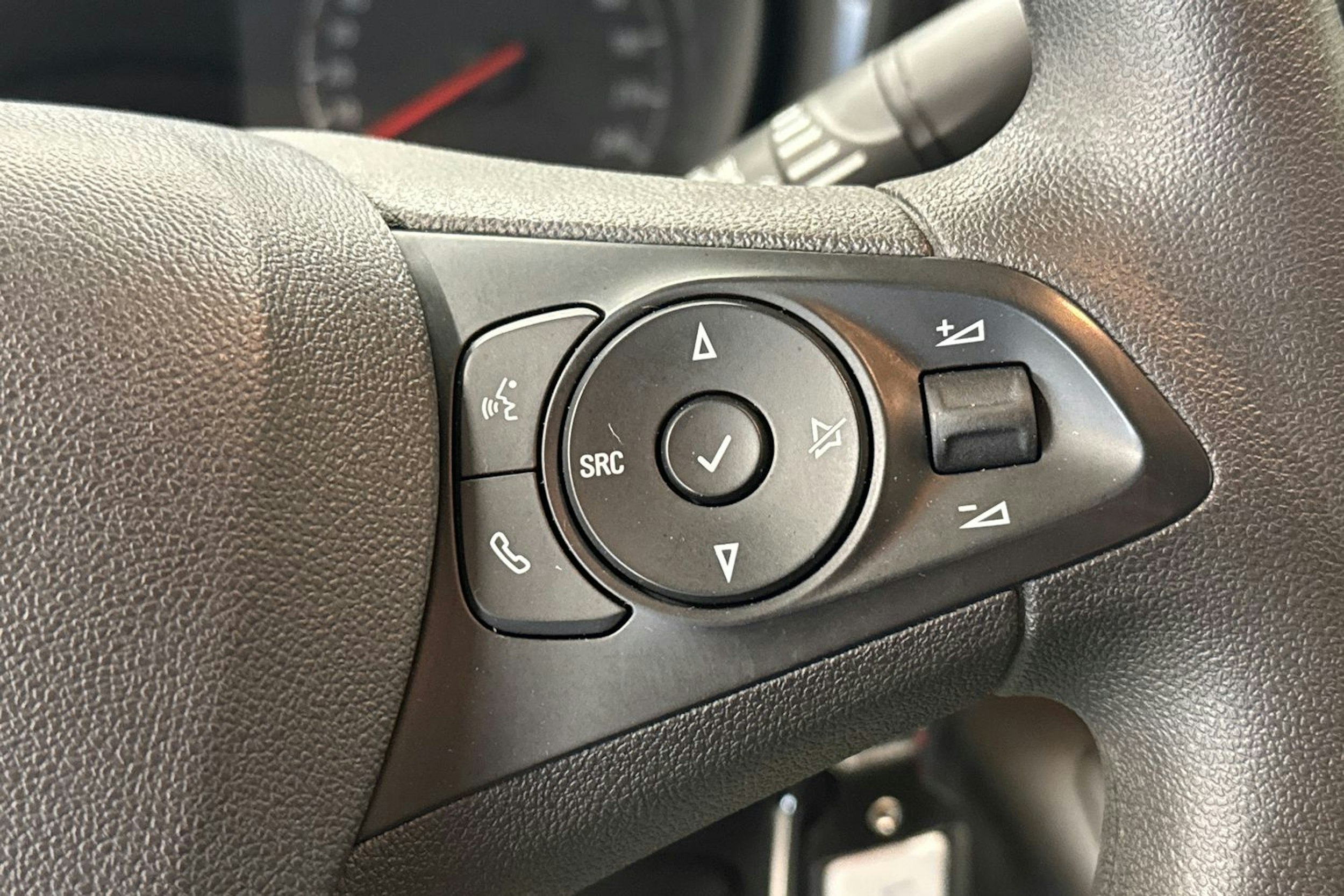 valkoinen Opel Combo 2022 kuva 18.