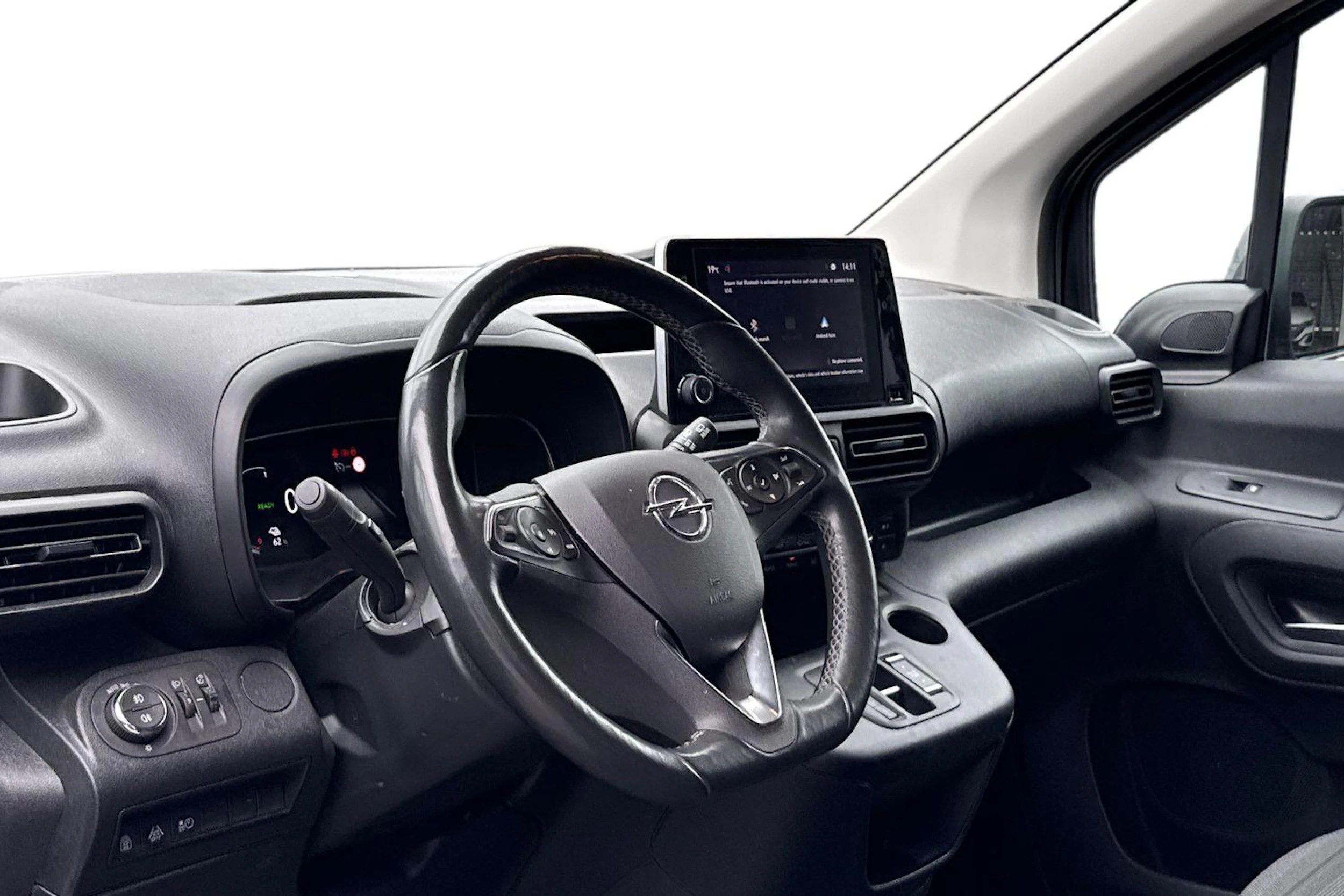 musta Opel Combo-e 2023 kuva 3.
