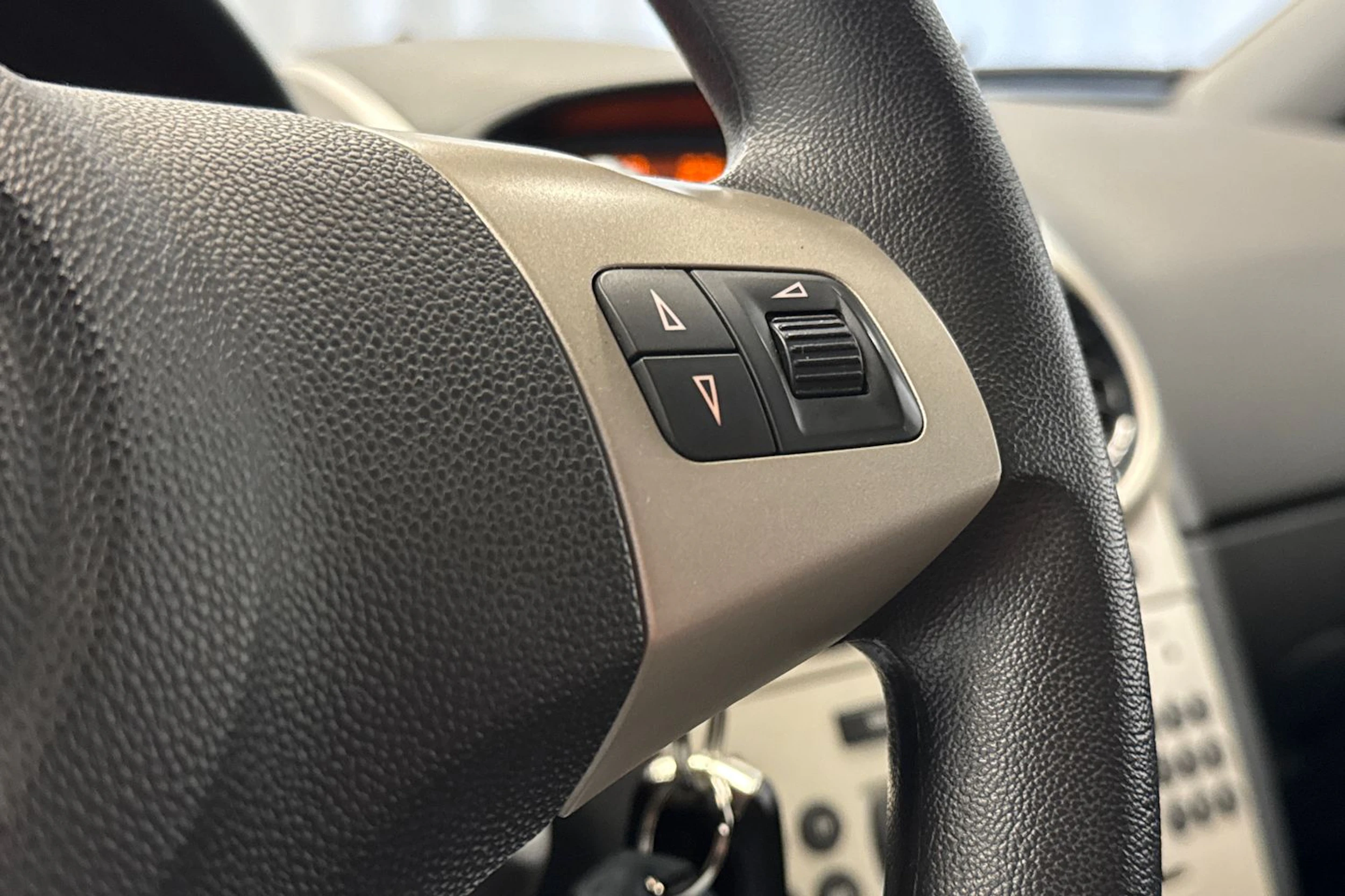 ruskea (beige) Opel Corsa 2007 kuva 21.