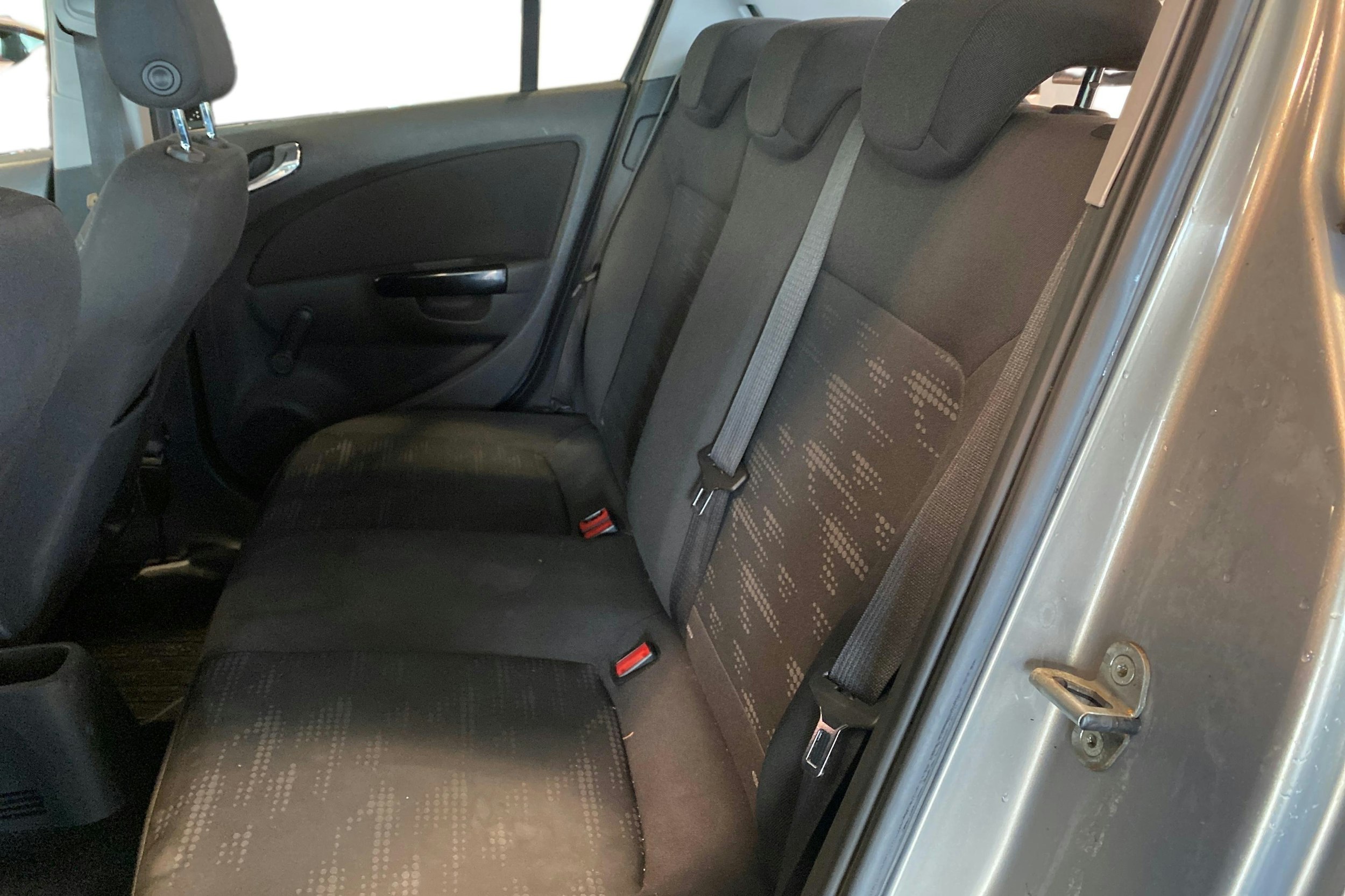 Ruskea (beige) Opel CORSA 2011 kuva 10.