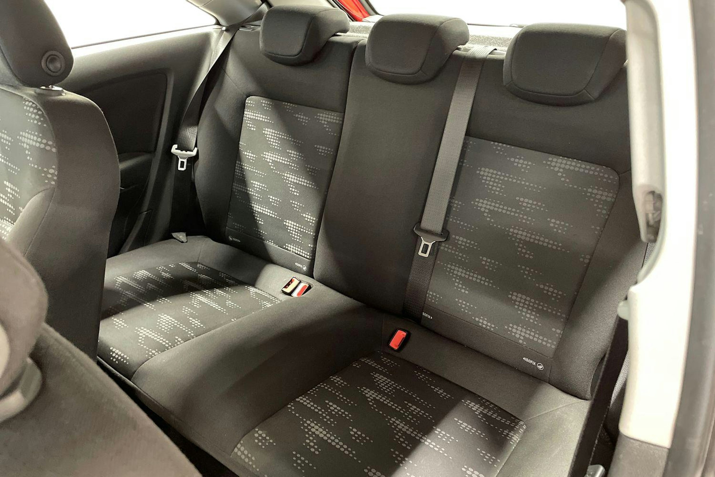 Punainen Opel CORSA 2011 kuva 10.
