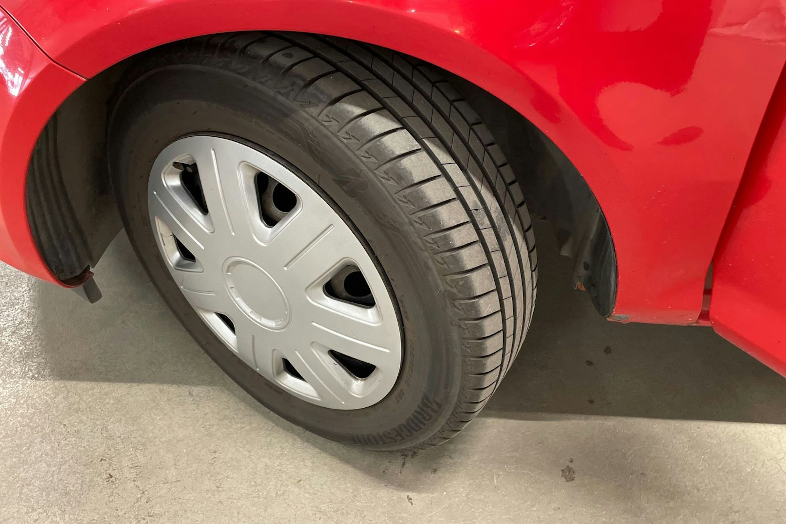 Punainen Opel CORSA 2011 kuva 13.
