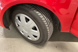 Punainen Opel CORSA 2011 kuva 13.
