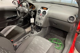 Punainen Opel CORSA 2011 kuva 23.