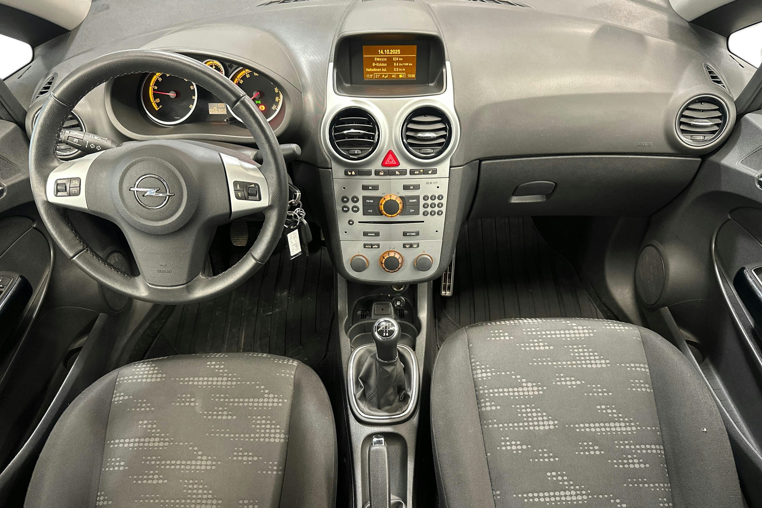 valkoinen Opel Corsa 2012 kuva 9.